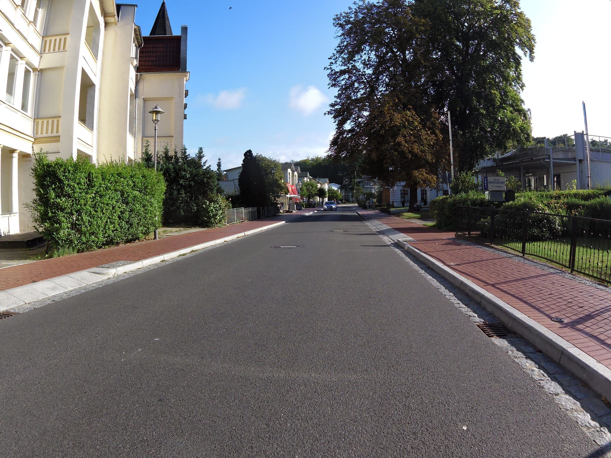 Street view near Villa "Mailin", Seebad Heringsdorf — © zoegglmeyr (CC BY-SA · Mapillary)