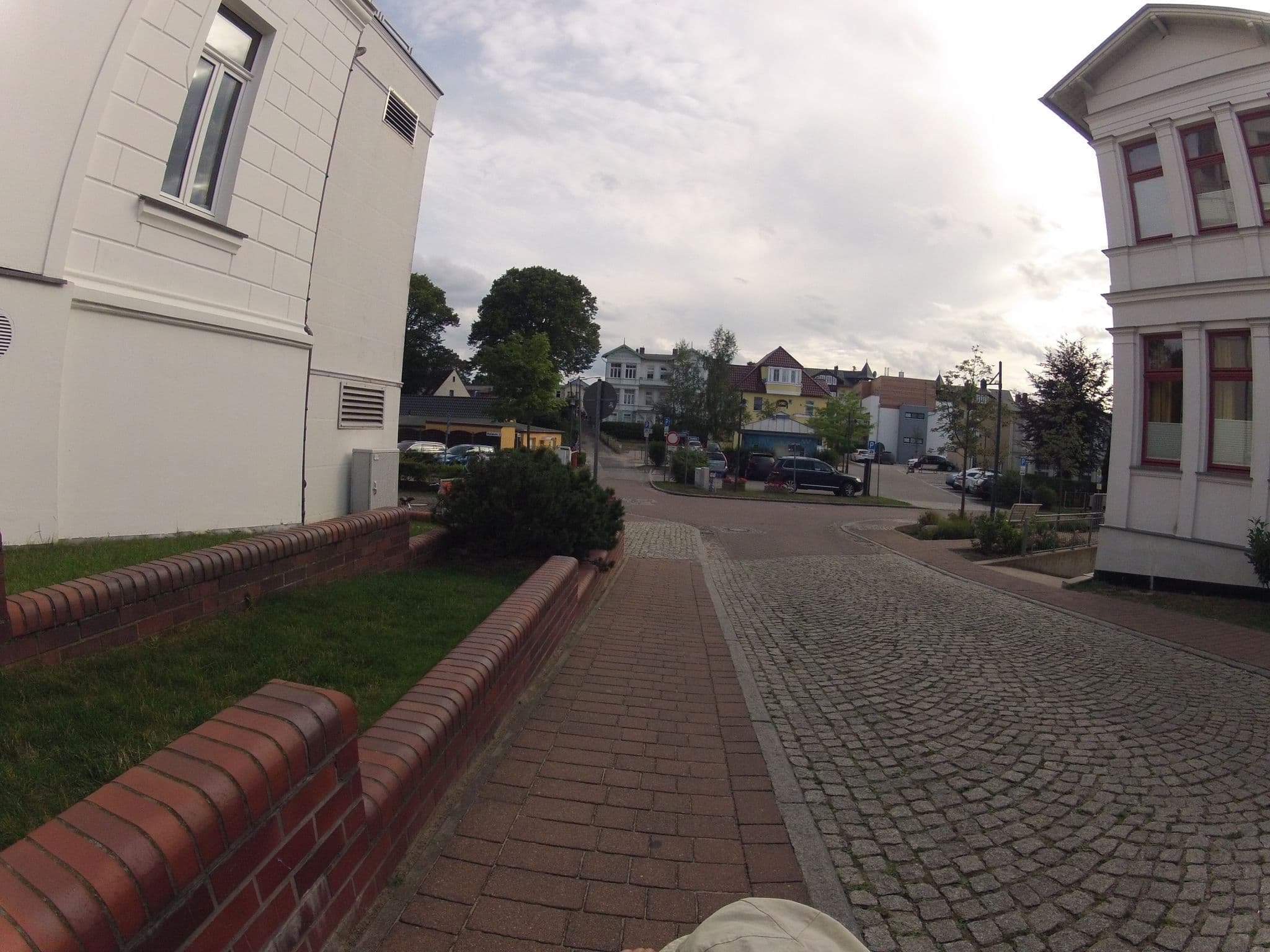 Street view near Strandhotel Ostende, Seebad Heringsdorf — © fahrradfahrer (CC BY-SA · Mapillary)