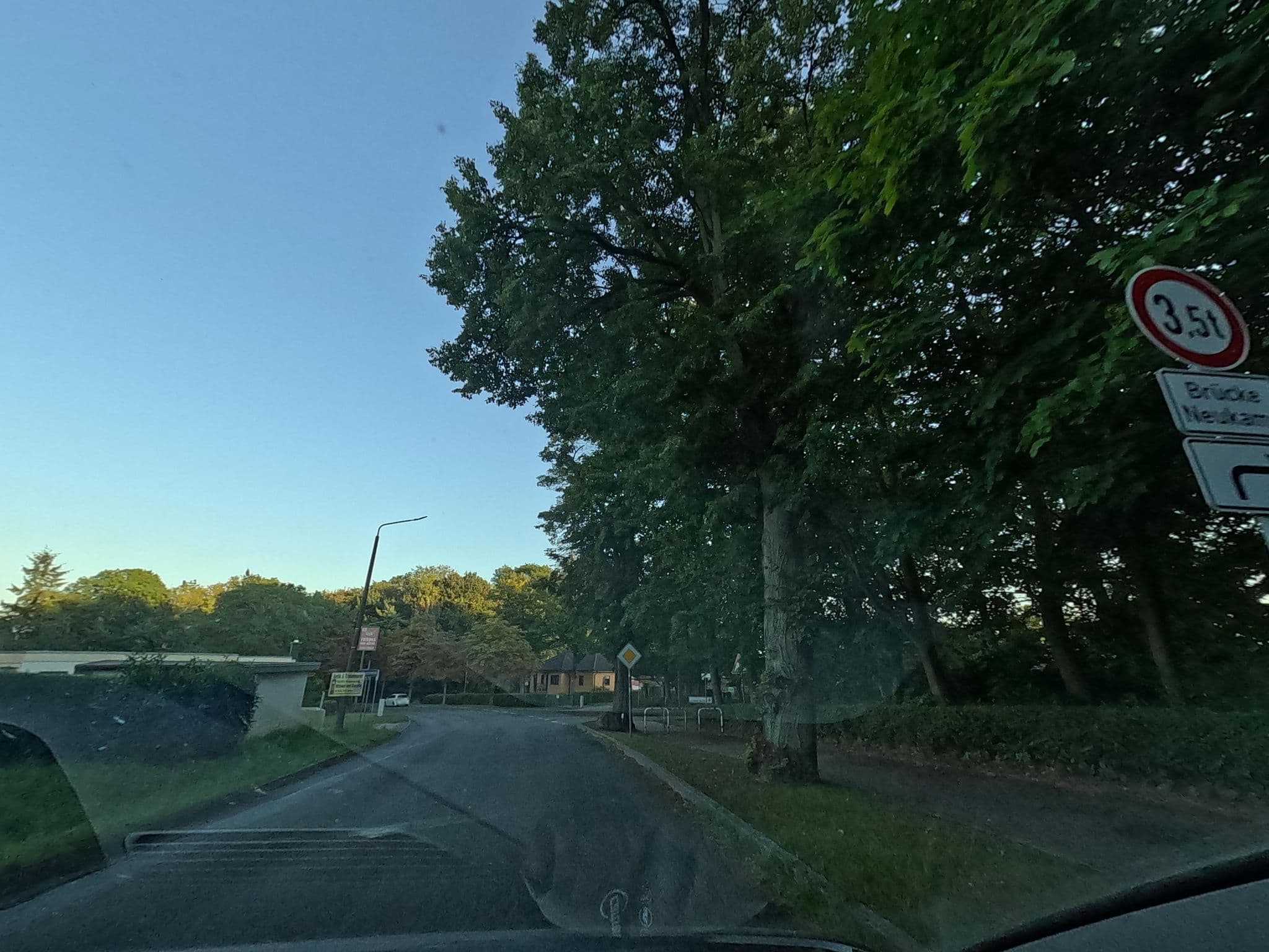 Street view near Ferienwohnung Am Schlosspark, Putbus — © lienus96 (CC BY-SA · Mapillary)
