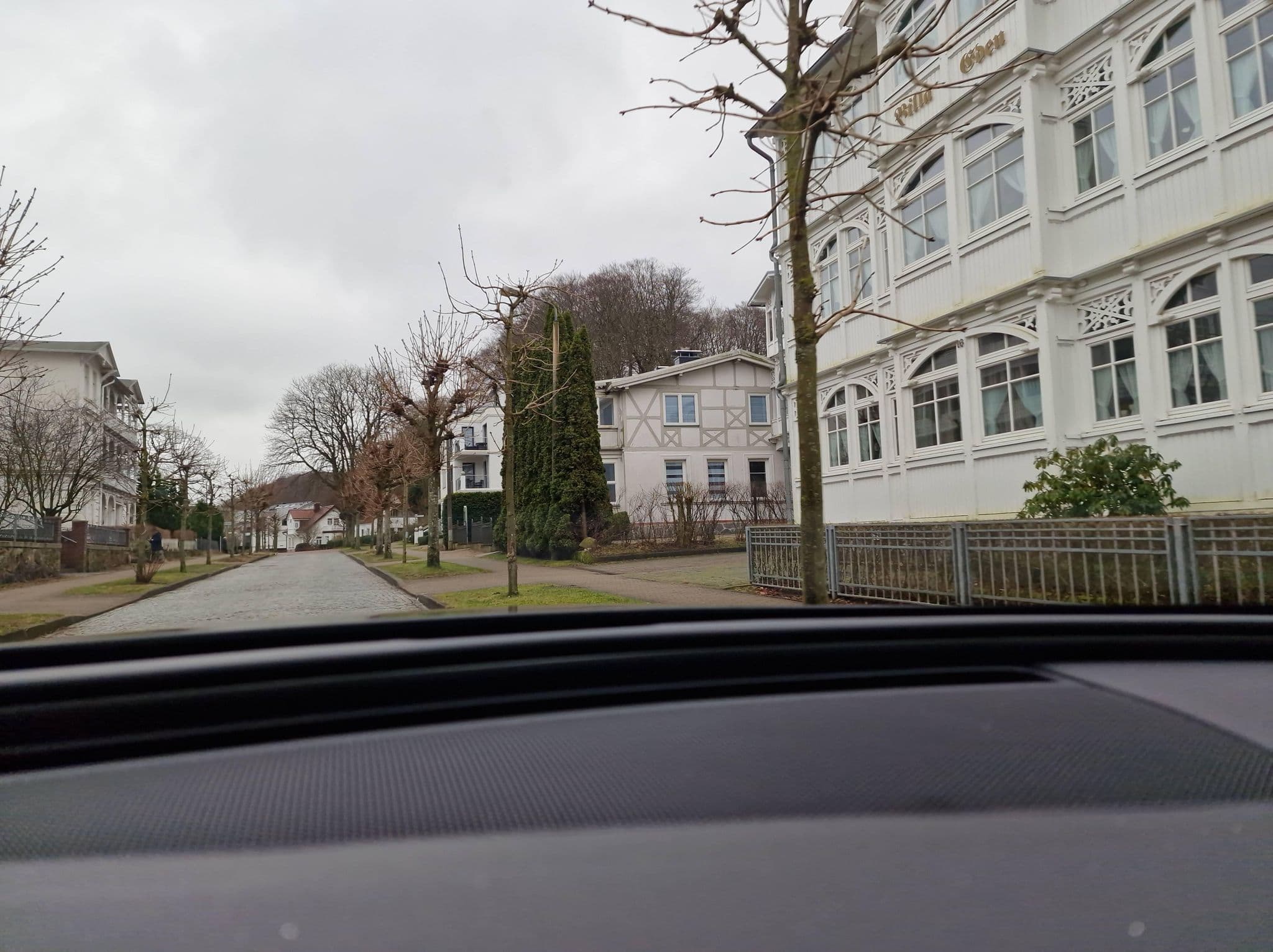 Street view near Appartement-Vermietung und -Verwaltung c a l l s e n - appartements, Ostseebad Binz — © atpl_pilot (CC BY-SA · Mapillary)