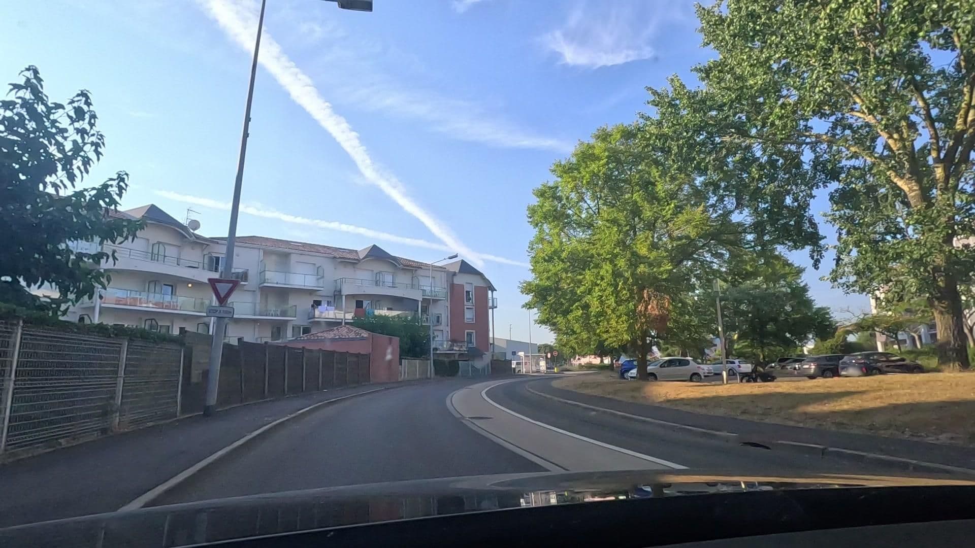 Street view near Residhotel Les Jardins De L’Amiraute, Les Sables-d'Olonne — © uwekoch (CC BY-SA · Mapillary)