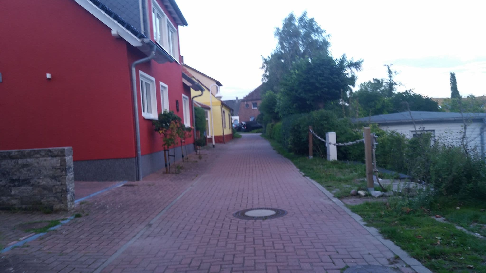 Street view near Ostsee Schwedenhäuser, Wiek — © u14183 (CC BY-SA · Mapillary)