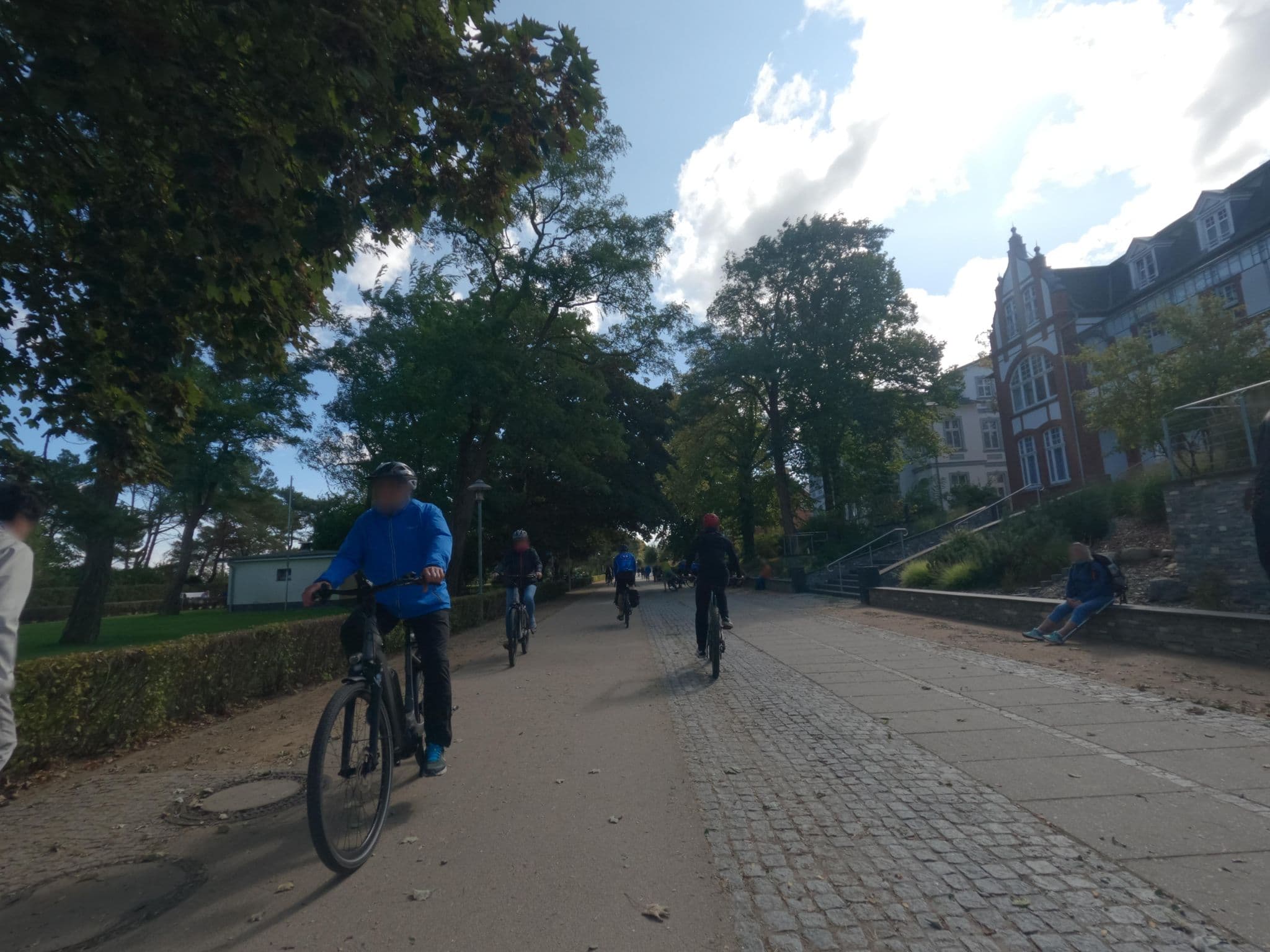 Street view near schöner inseln! Zinnotel Hotels und Ferienwohnungen GmbH, Ostseebad Zinnowitz — © masterofnoroad (CC BY-SA · Mapillary)