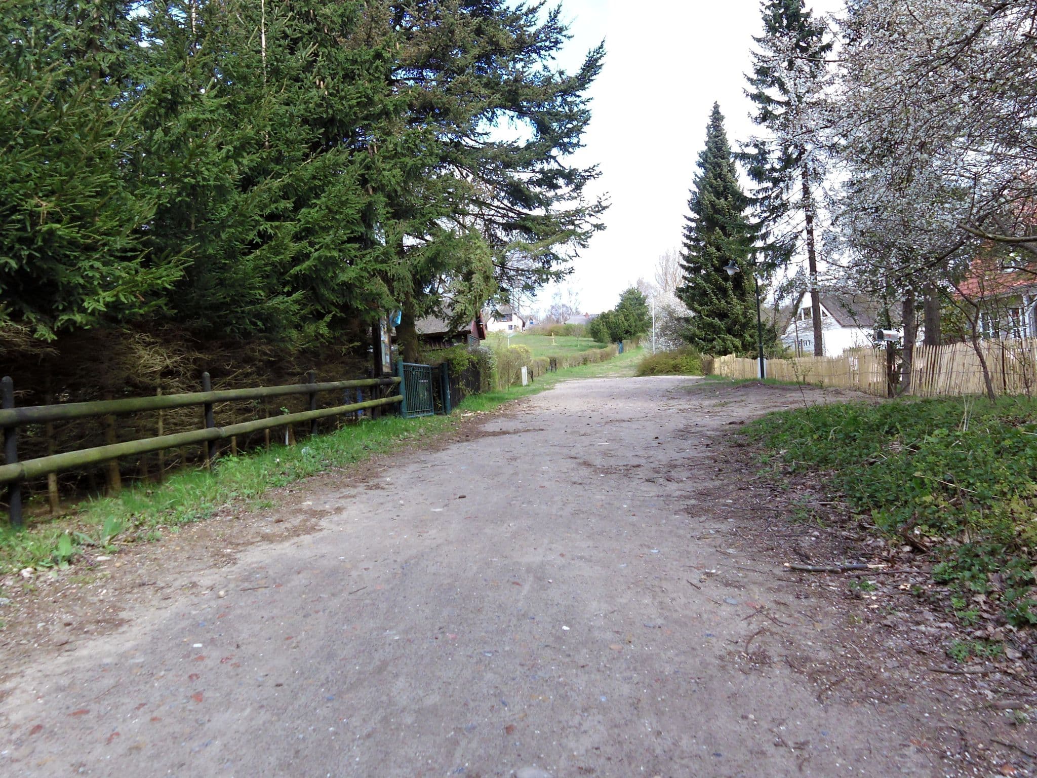 Street view near Haus Pjerregard, Hiddensee — © zoegglmeyr (CC BY-SA · Mapillary)