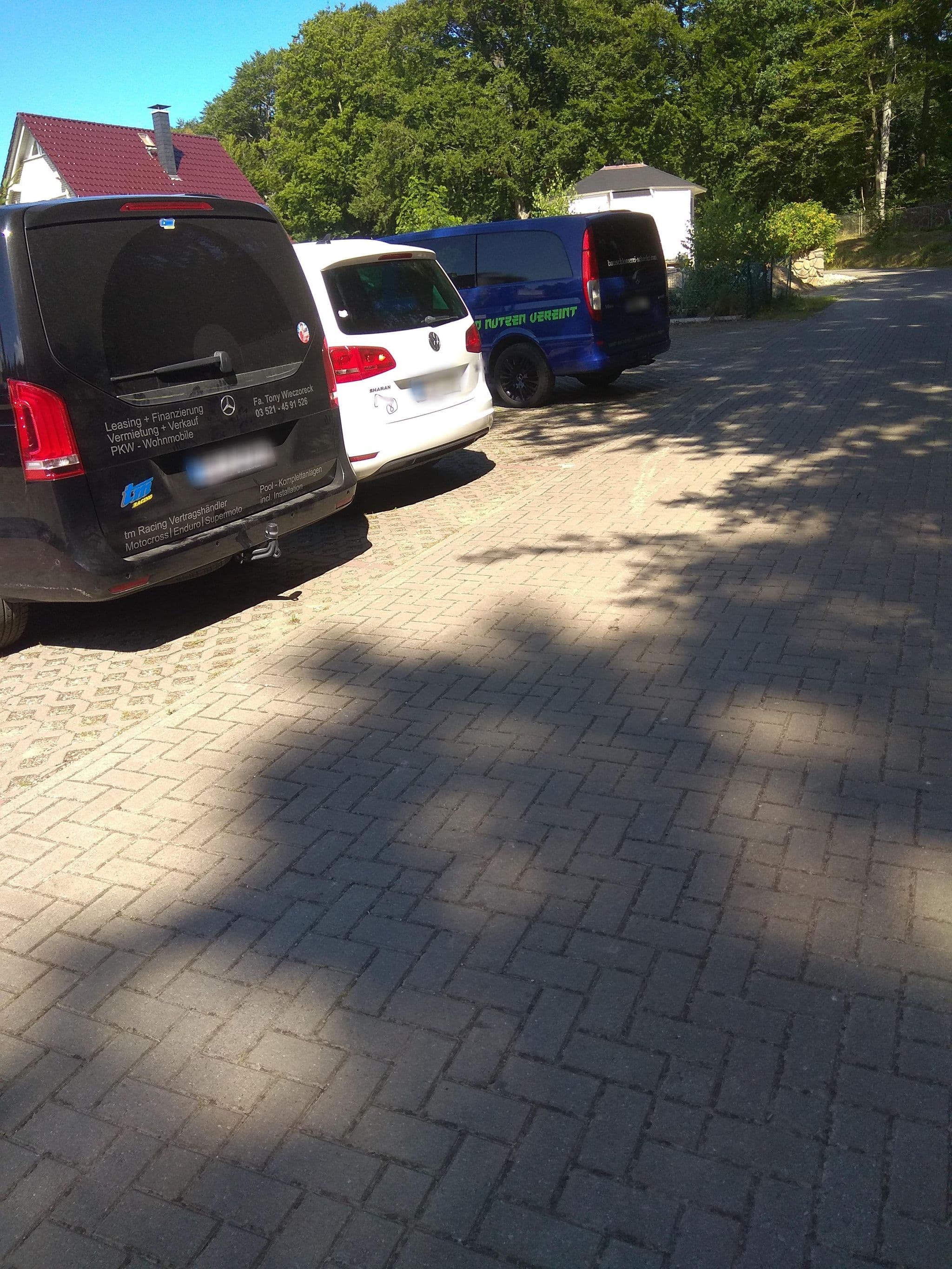 Street view near Ferienhaus "Küstenhaus", Koserow — © elgolfo (CC BY-SA · Mapillary)