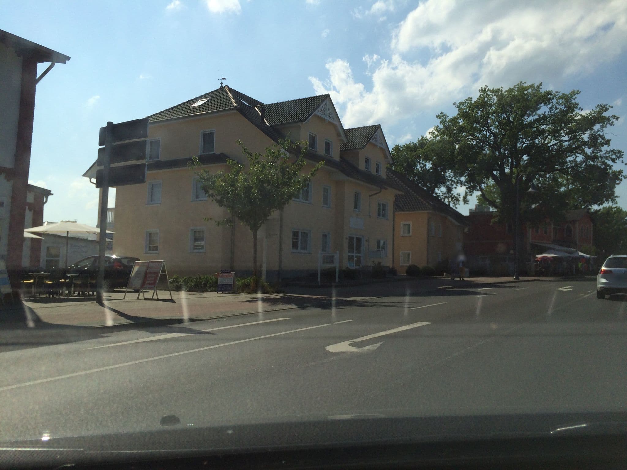 Street view near Upstalsboom Hotel + Freizeit, Ostseebad Binz — © hajak (CC BY-SA · Mapillary)