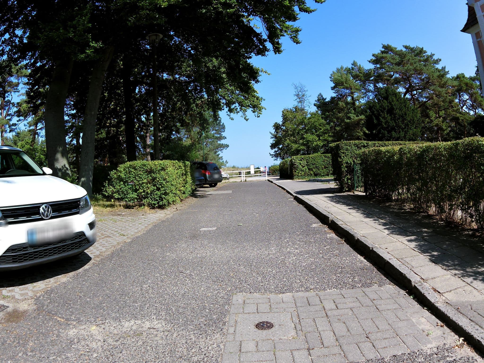 Street view near Haus Nemo - Ferienwohnung 8, Seebad Heringsdorf — © zoegglmeyr (CC BY-SA · Mapillary)