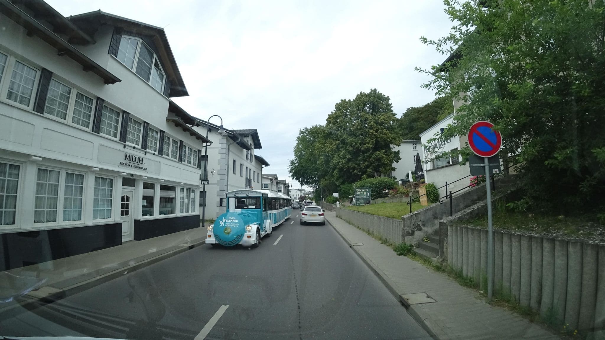 Street view near Pension Middel, Ostseebad Binz — © flohoff (CC BY-SA · Mapillary)