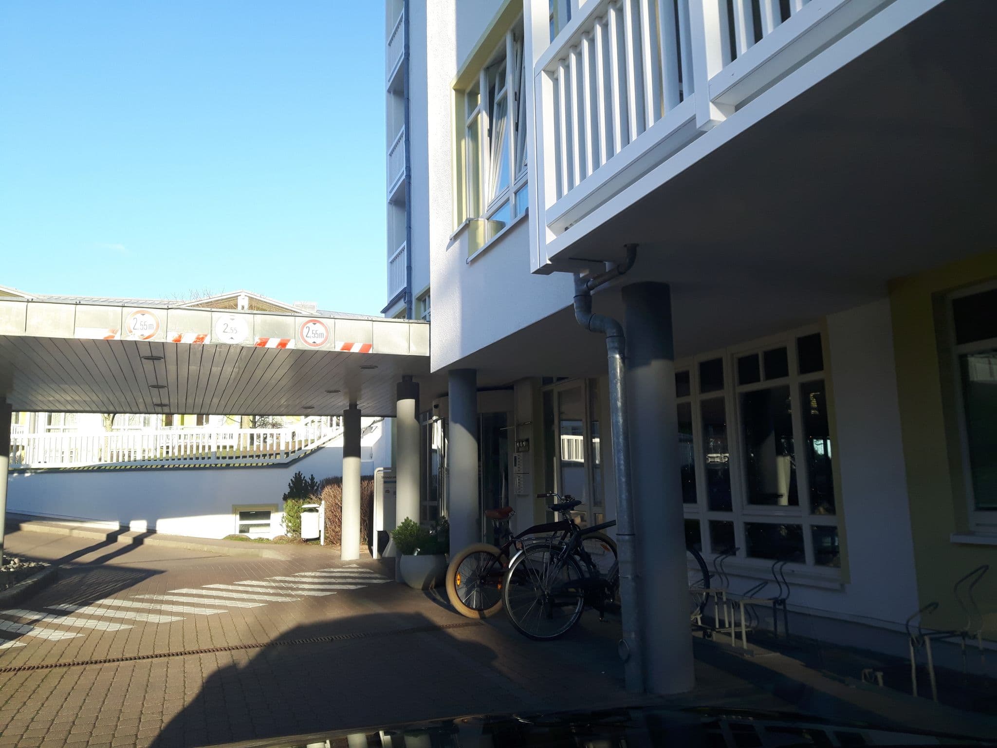 Street view near HAVA Beteiligungs-GmbH & Co, Ostseebad Binz — © changchun1 (CC BY-SA · Mapillary)