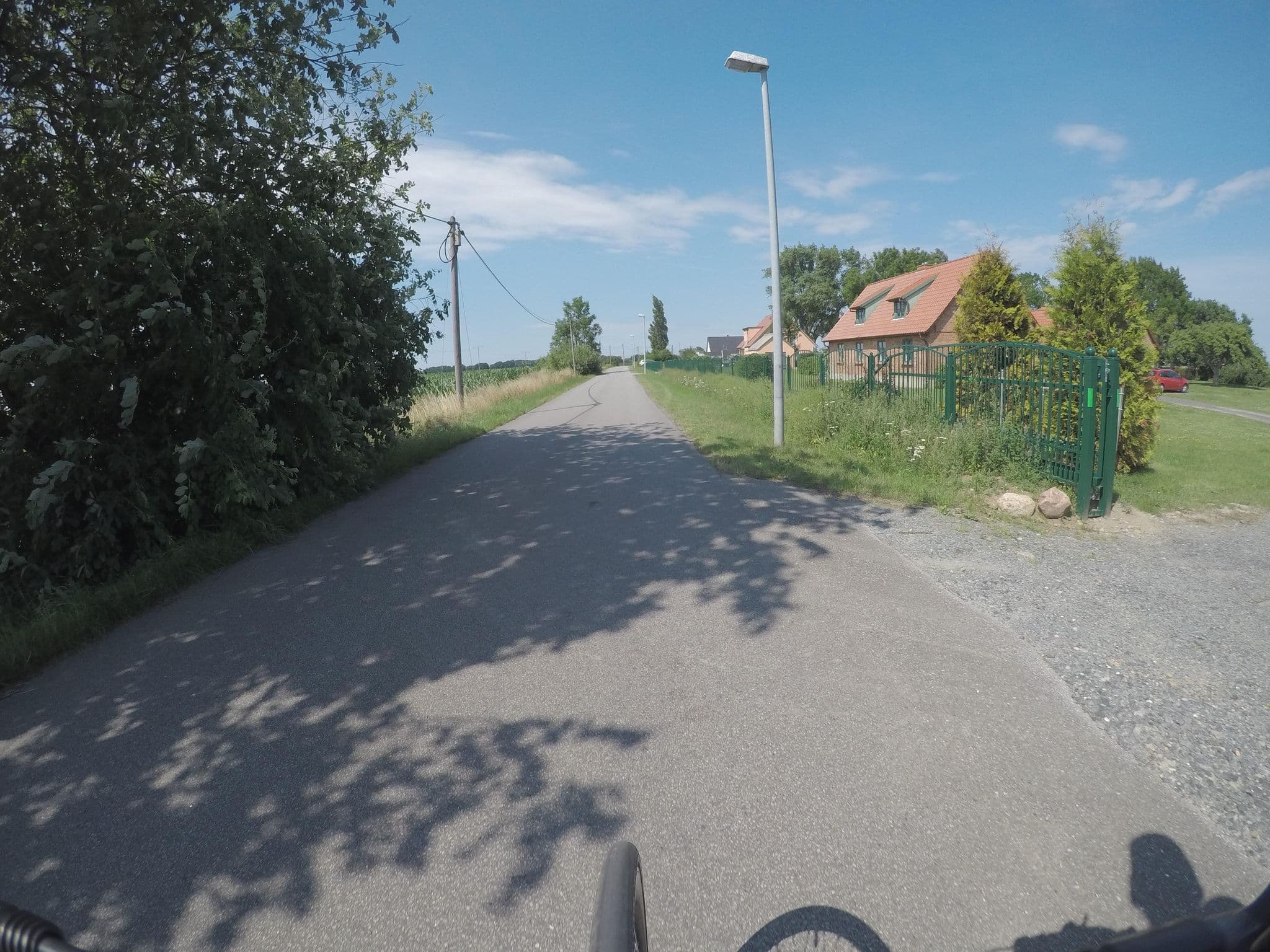 Street view near Ferienwohnungen Dargatz, Gingst — © kartonage (CC BY-SA · Mapillary)