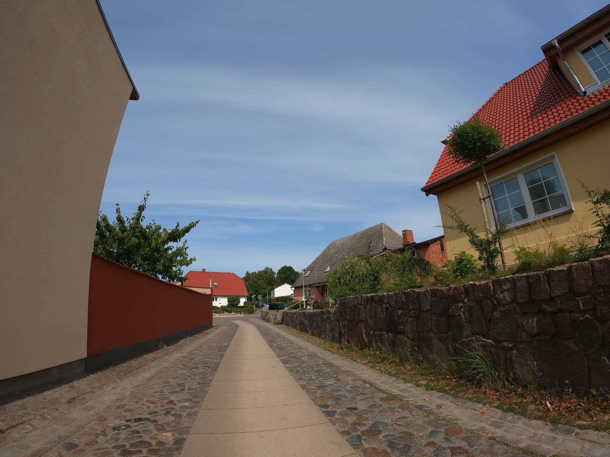 Street view near Ferienwohnung Stahnke, Altefähr — © strubbl (CC BY-SA · Mapillary)