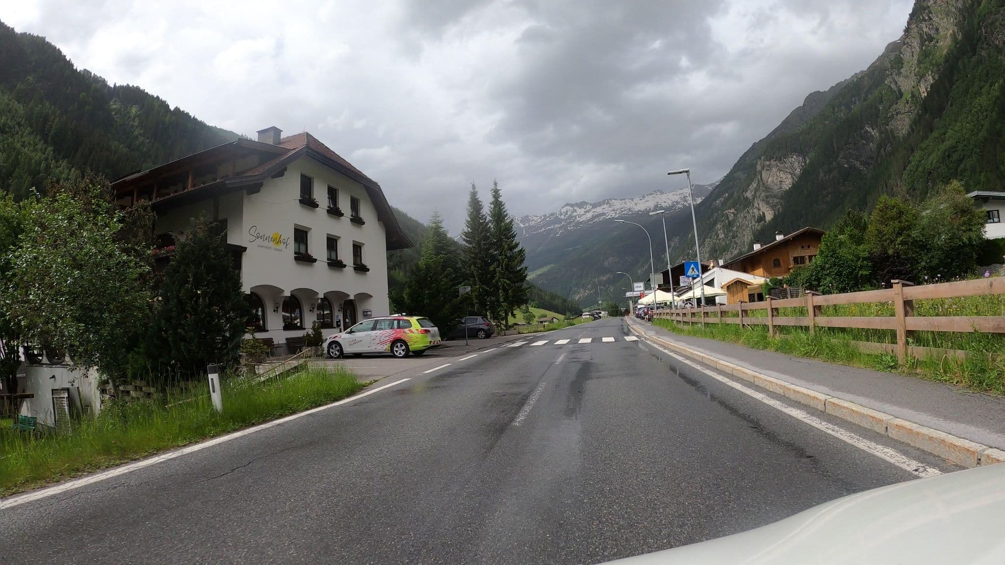 Street view near Hotel Sonnenhof, Ried im Oberinntal — © osmplus_org (CC BY-SA · Mapillary)