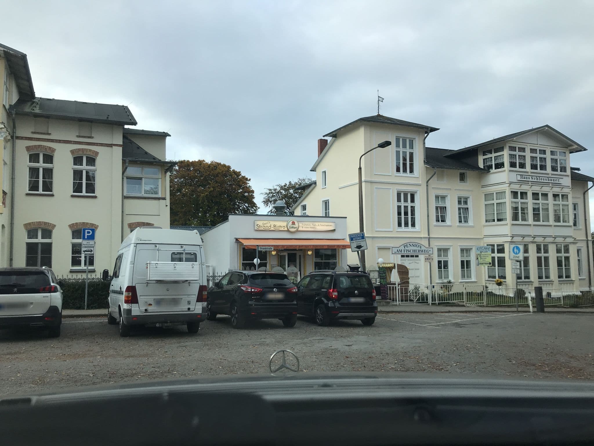 Street view near Bethanienruh, Seebad Heringsdorf — © saschahaberkorn (CC BY-SA · Mapillary)