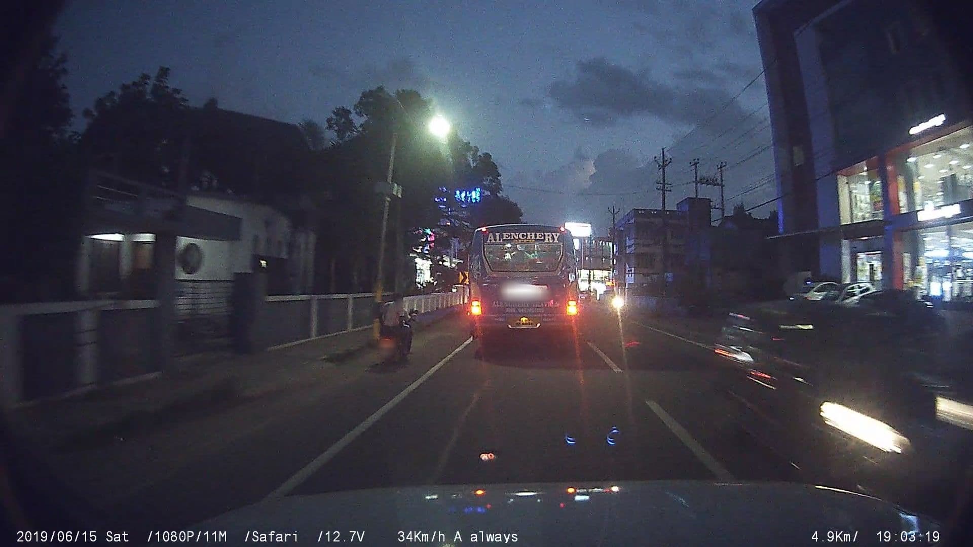 Street view near Fairmont, Perumbaikad — © johnichan (CC BY-SA · Mapillary)