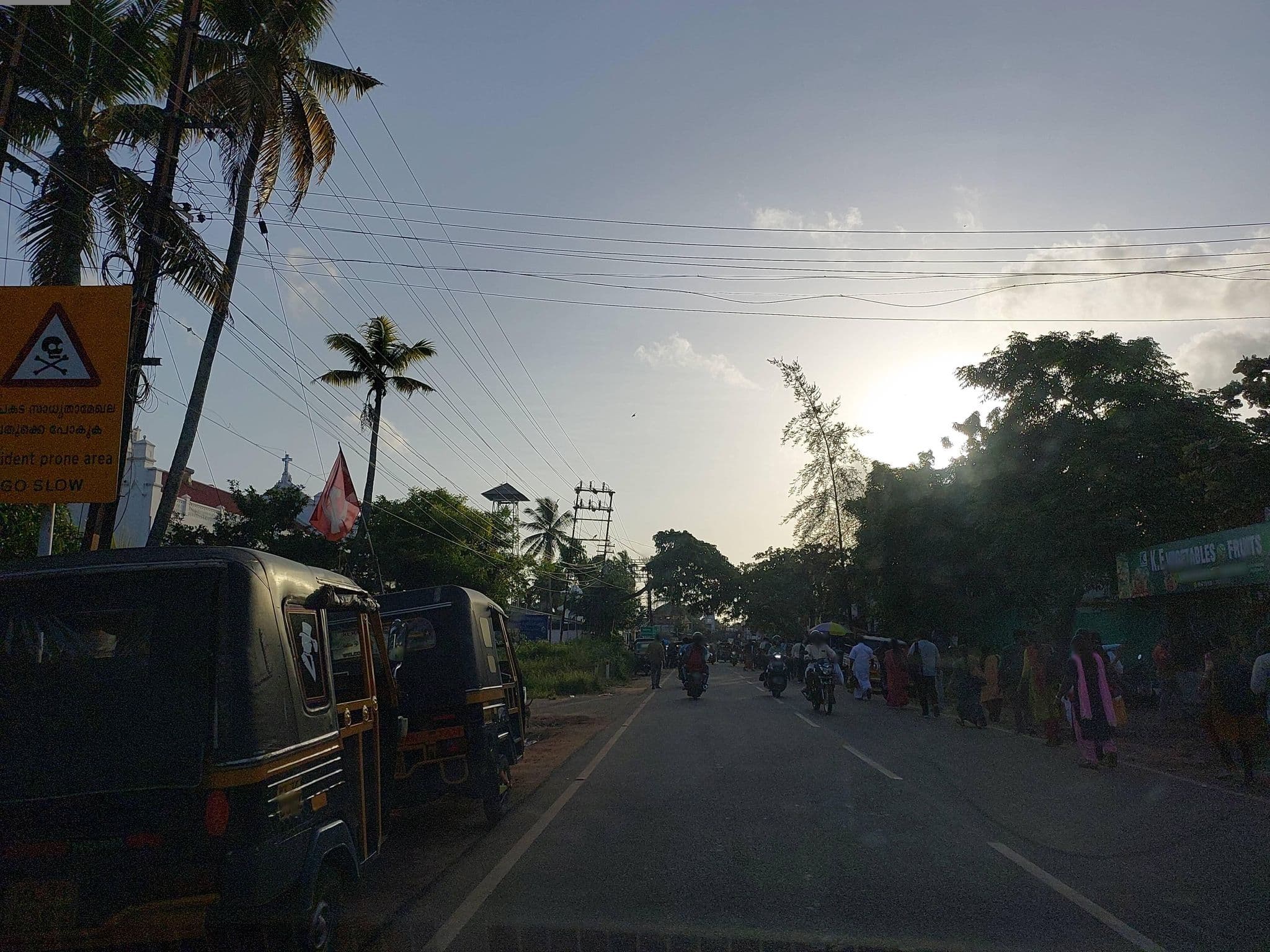 Street view near Dubai Hotel, Chengalam — © V15 (CC BY-SA · Mapillary)