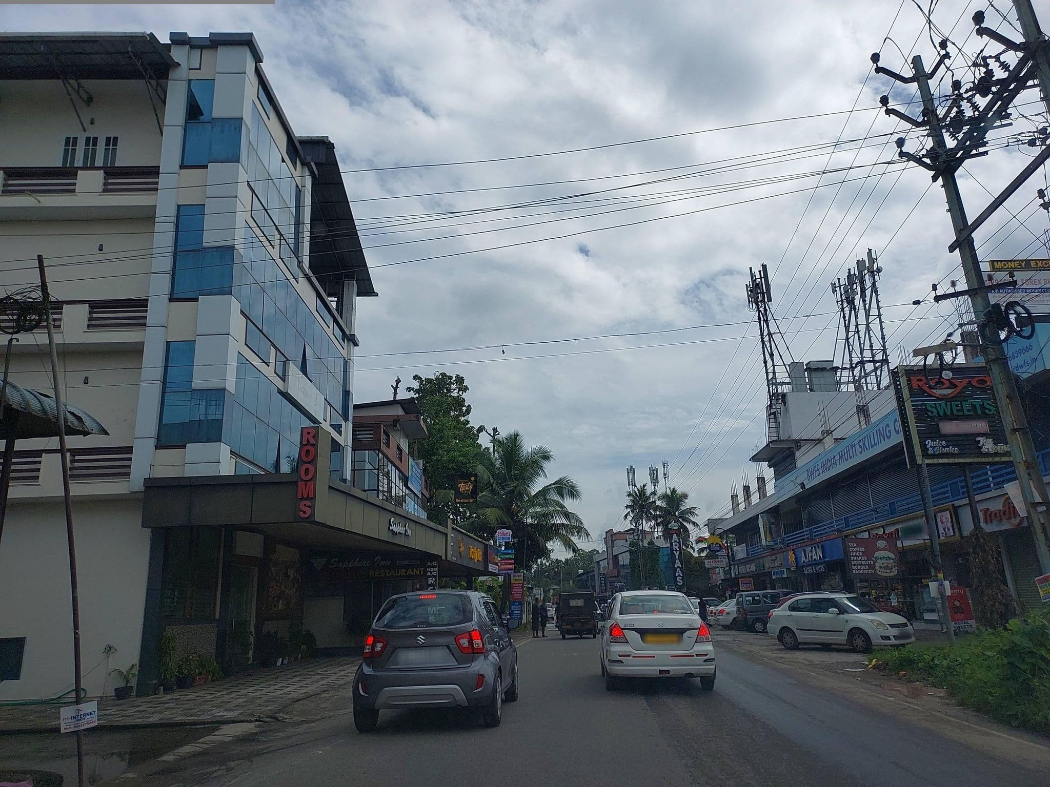 Street view near Sapphire Inn, Nedumbassery — © V15 (CC BY-SA · Mapillary)