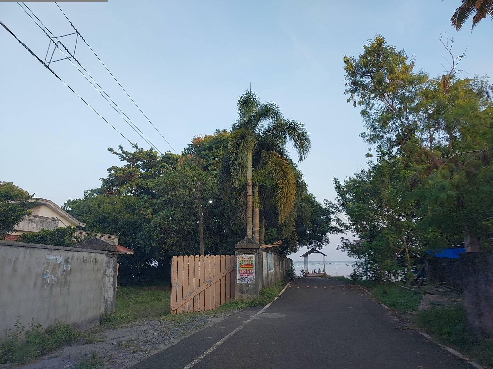 Street view near Kooplicattu Homestay, Thanneermukkom — © V15 (CC BY-SA · Mapillary)