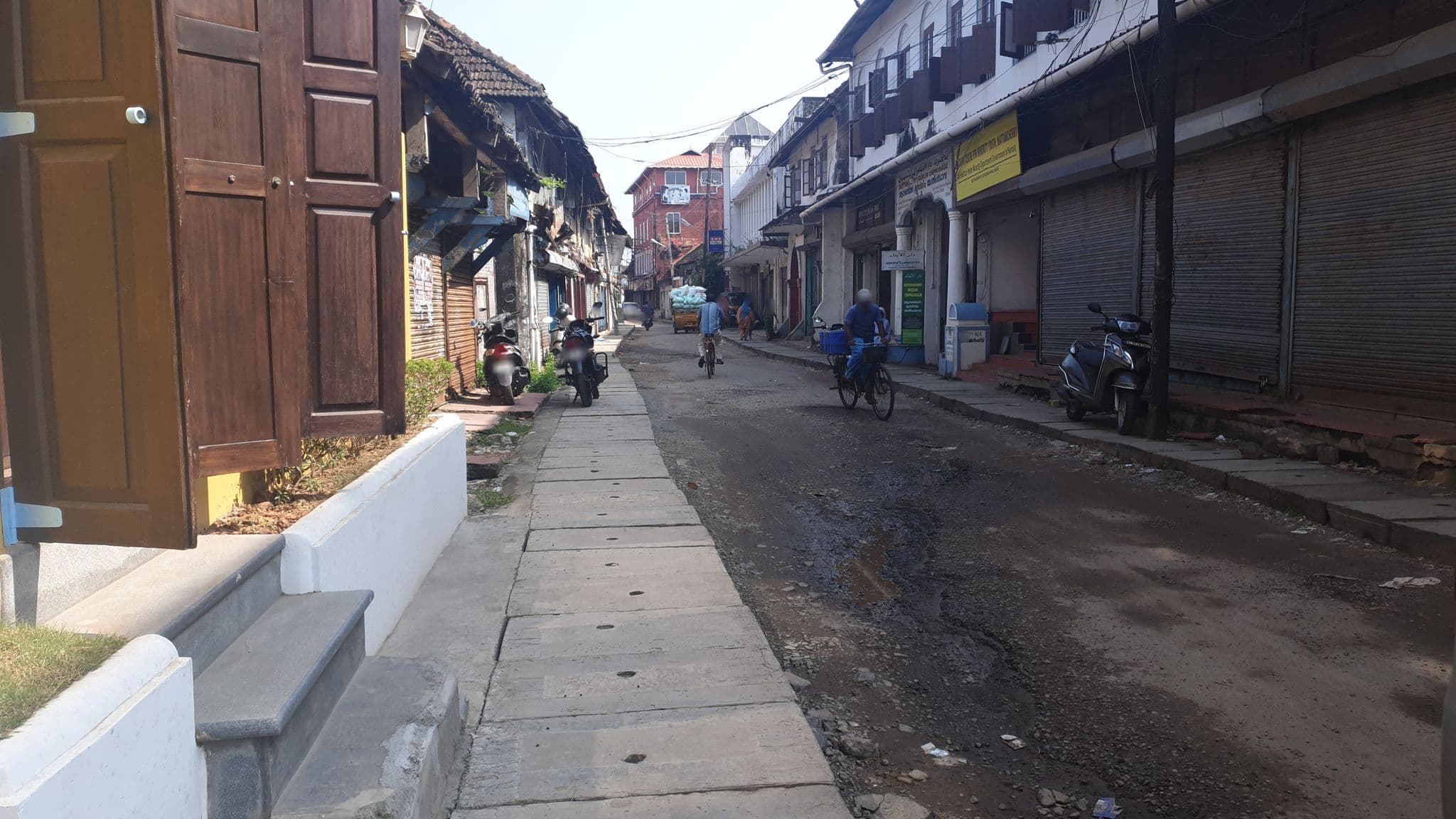 Street view near Bloom Hotel, Vypīn — © livableurbanism (CC BY-SA · Mapillary)
