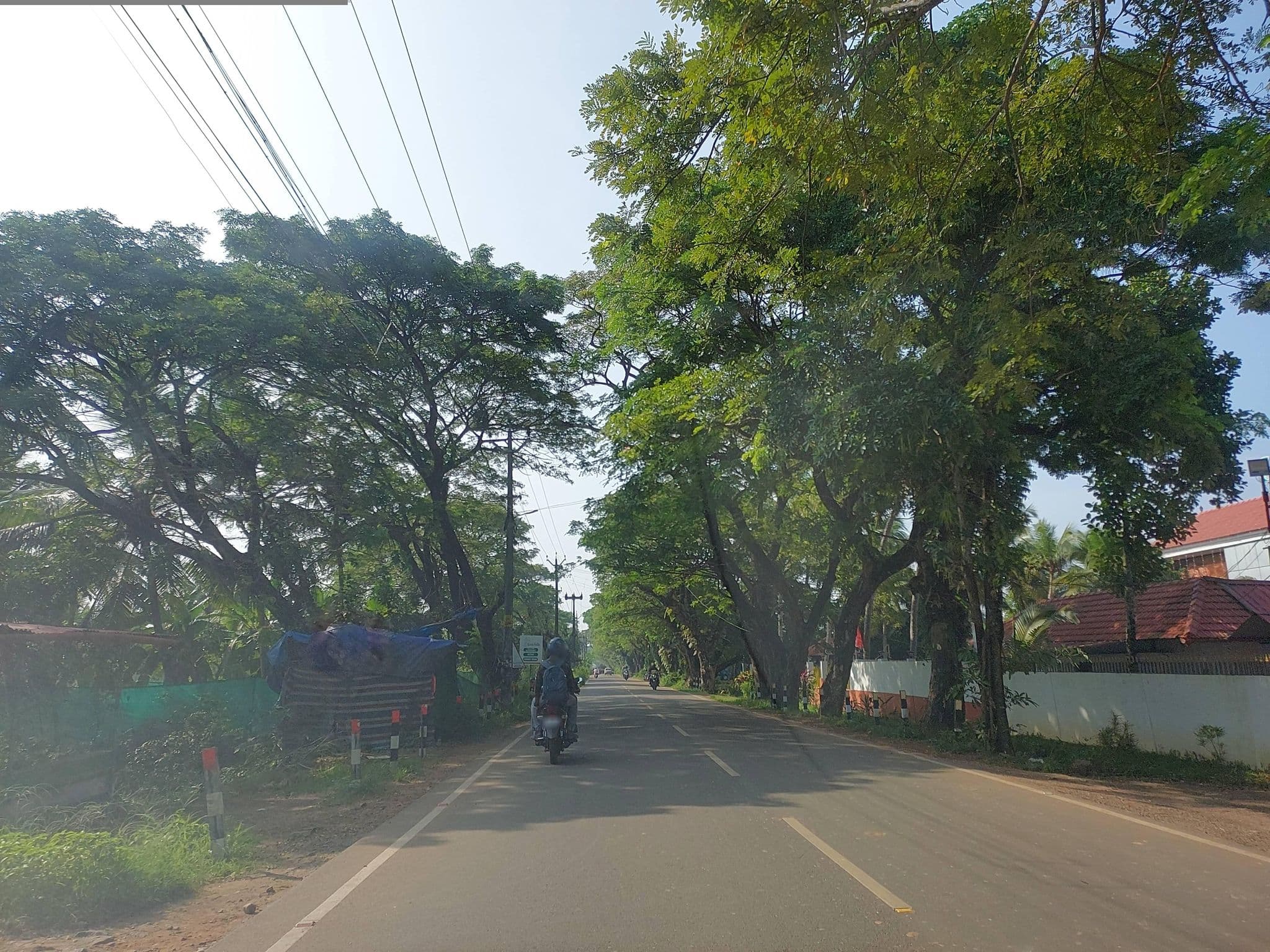 Street view near Green Fields Resort, Thanneermukkom — © V15 (CC BY-SA · Mapillary)