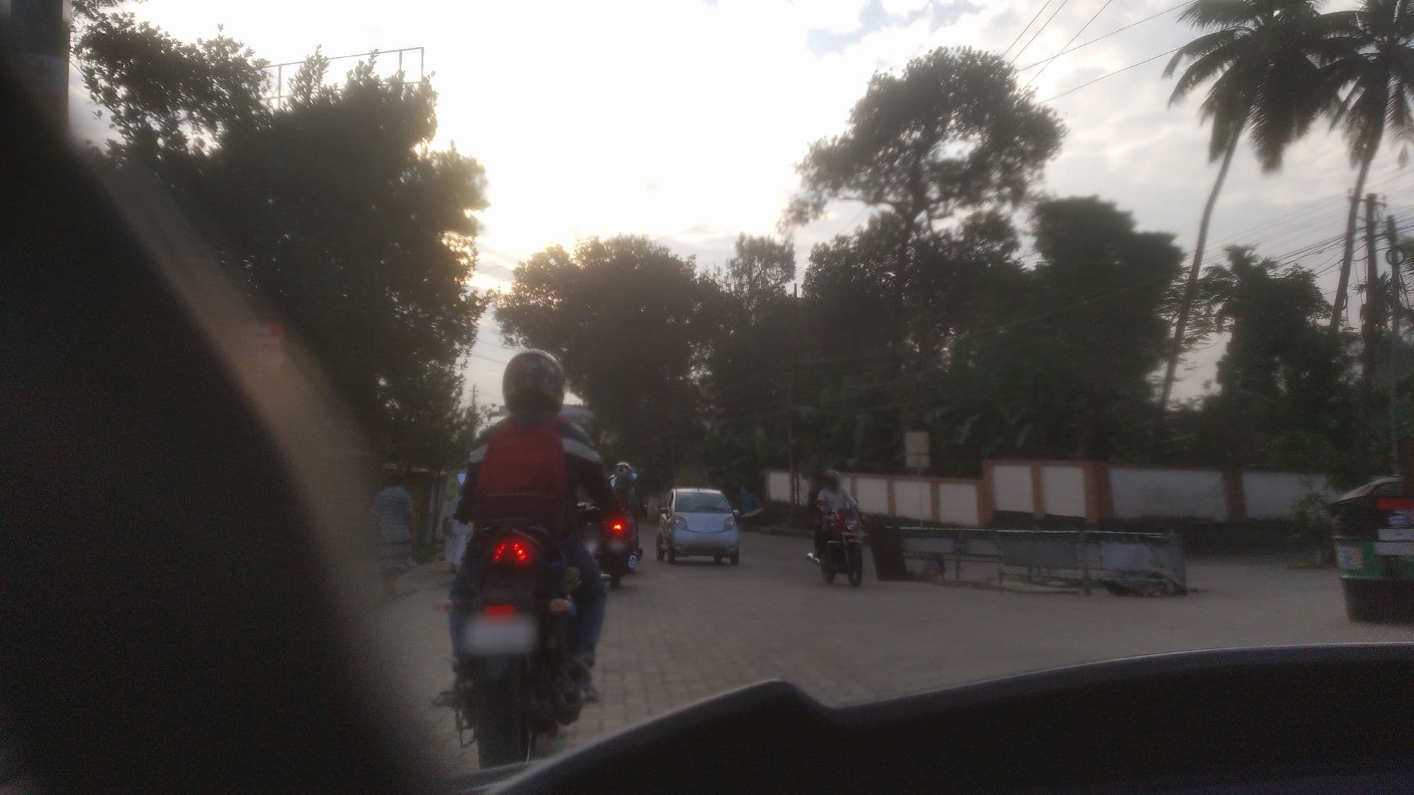 Street view near Palm Inn, Alwaye — © jothishbabu (CC BY-SA · Mapillary)