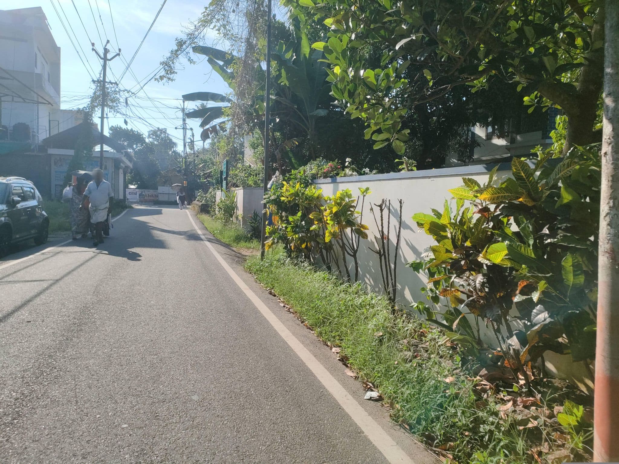 Street view near country club,  Kochi, Narakal — © jothishbabu (CC BY-SA · Mapillary)