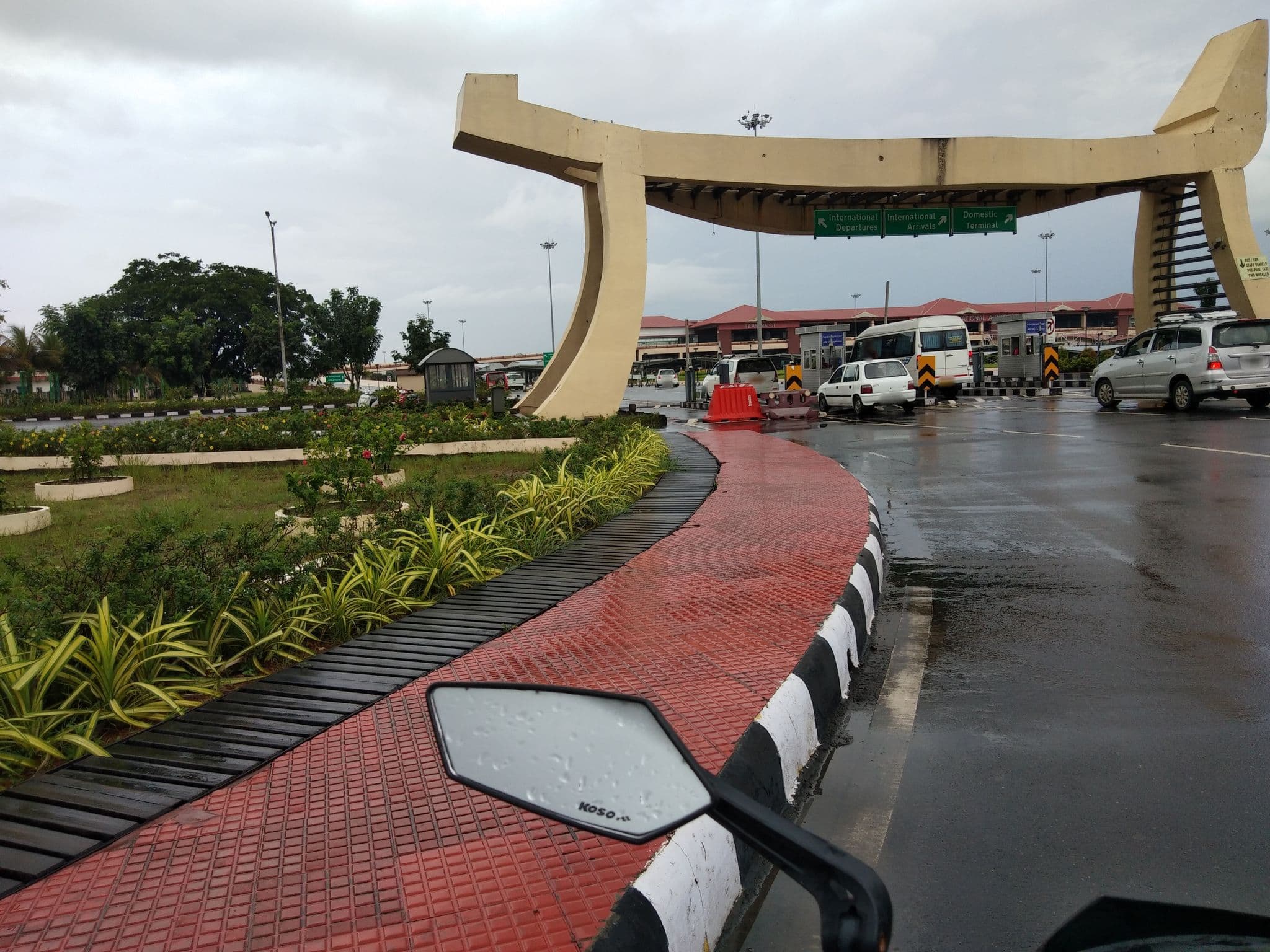 Street view near Presidency Hotel, Nedumbassery — © sainudheen (CC BY-SA · Mapillary)