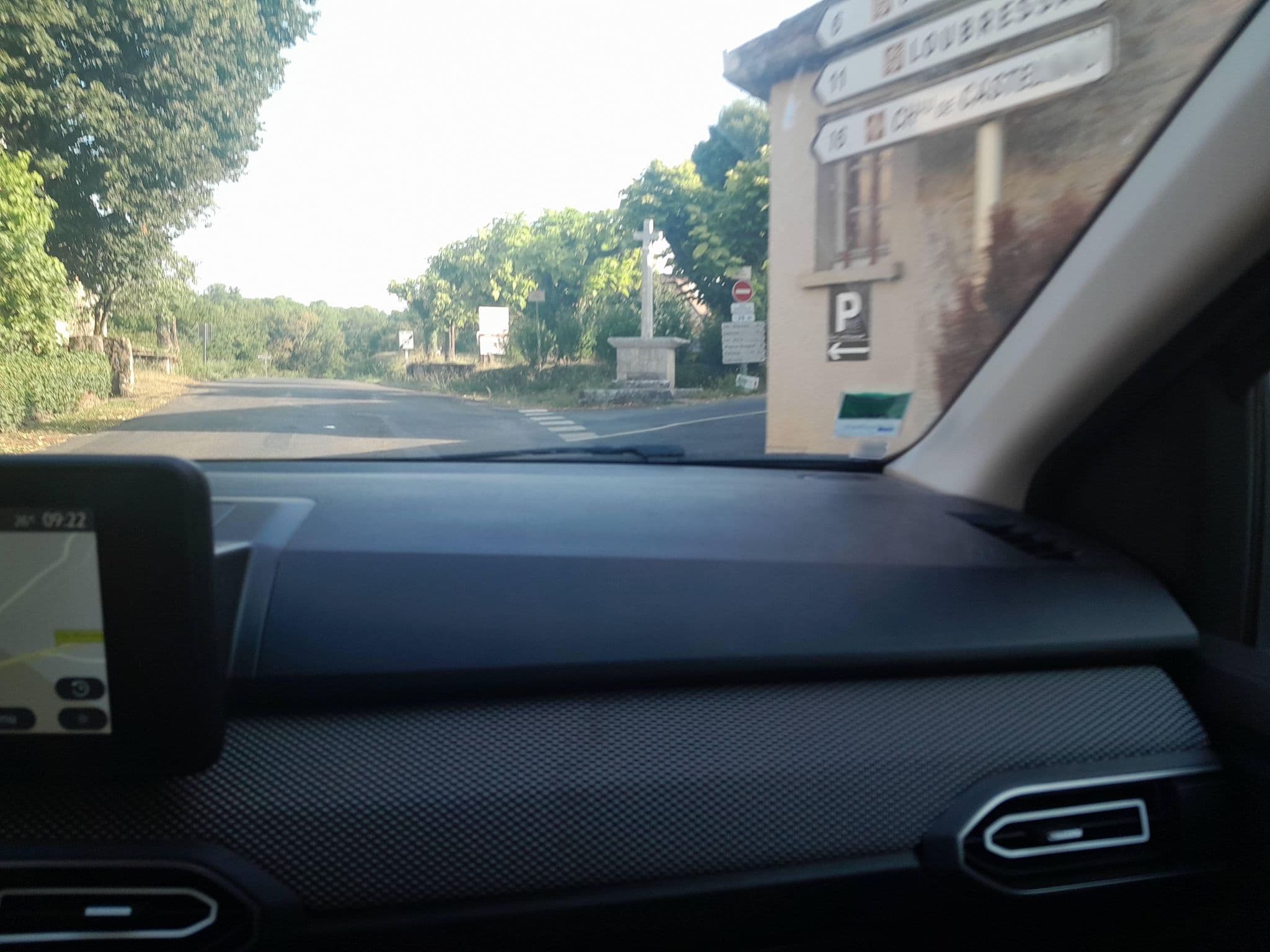 Street view near Le Limargue, Gramat — © hautetension08 (CC BY-SA · Mapillary)