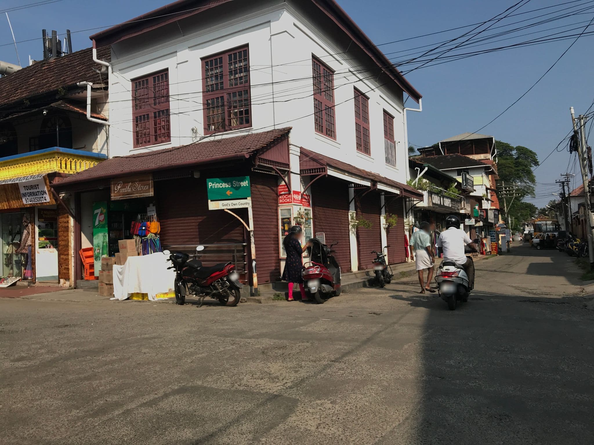 Street view near Taj Mahal Homestay, Vypīn — © livableurbanism (CC BY-SA · Mapillary)