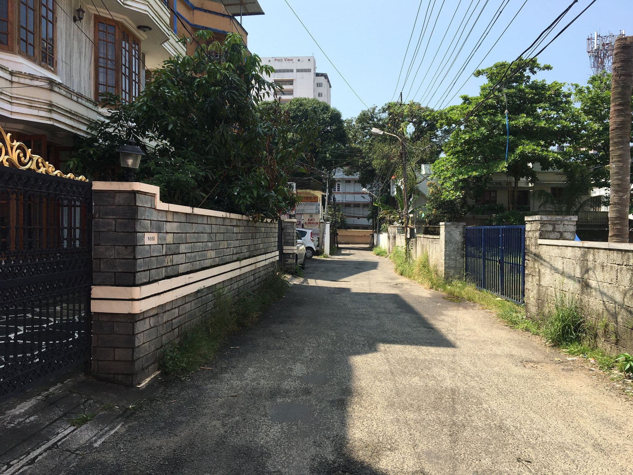 Street view near HOTEL MILLENNIUM CONTINENTAL, Kanayannur — © livableurbanism (CC BY-SA · Mapillary)