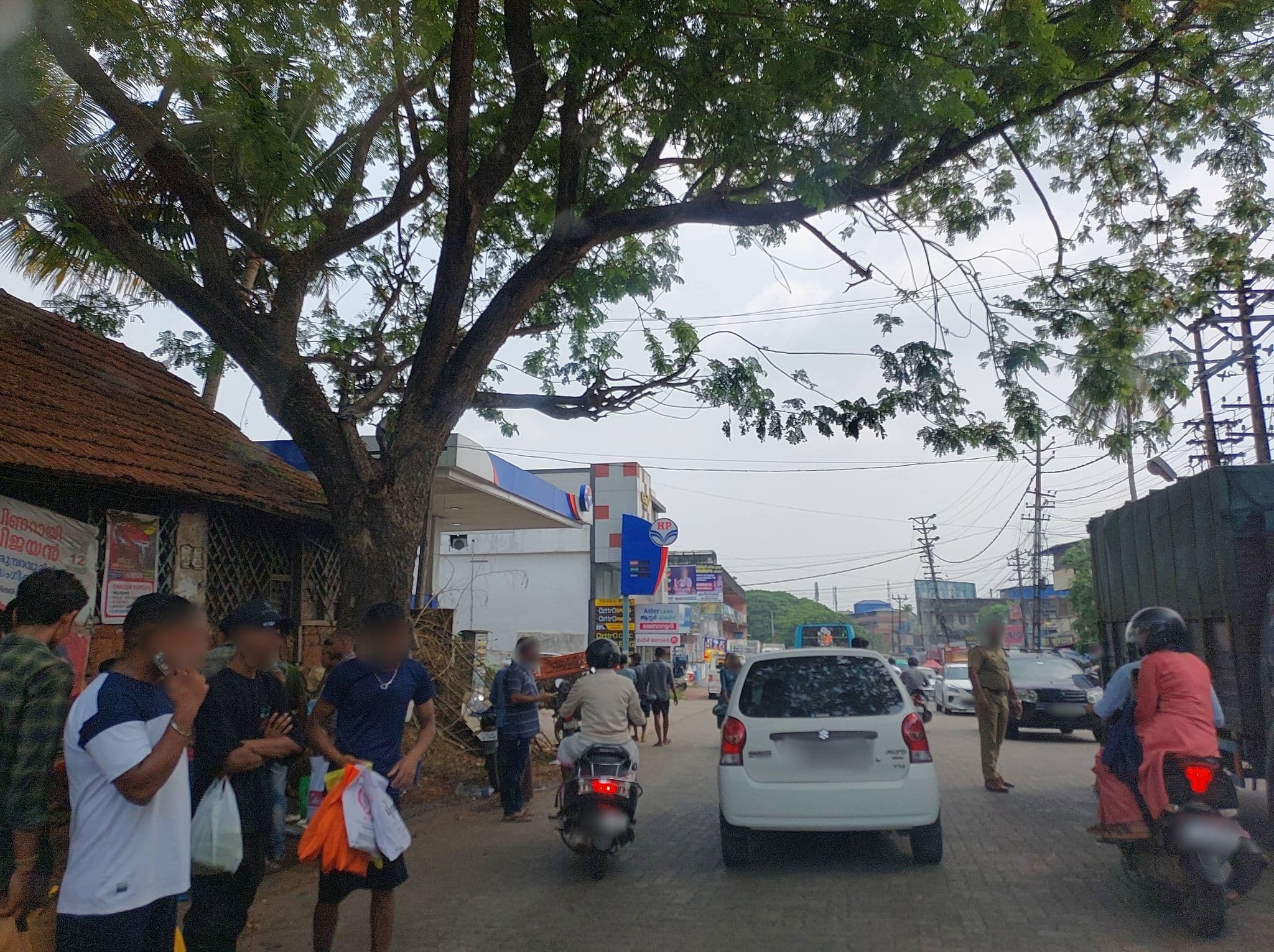 Street view near Hotel Wings Park, Perumpāvūr — © V15 (CC BY-SA · Mapillary)