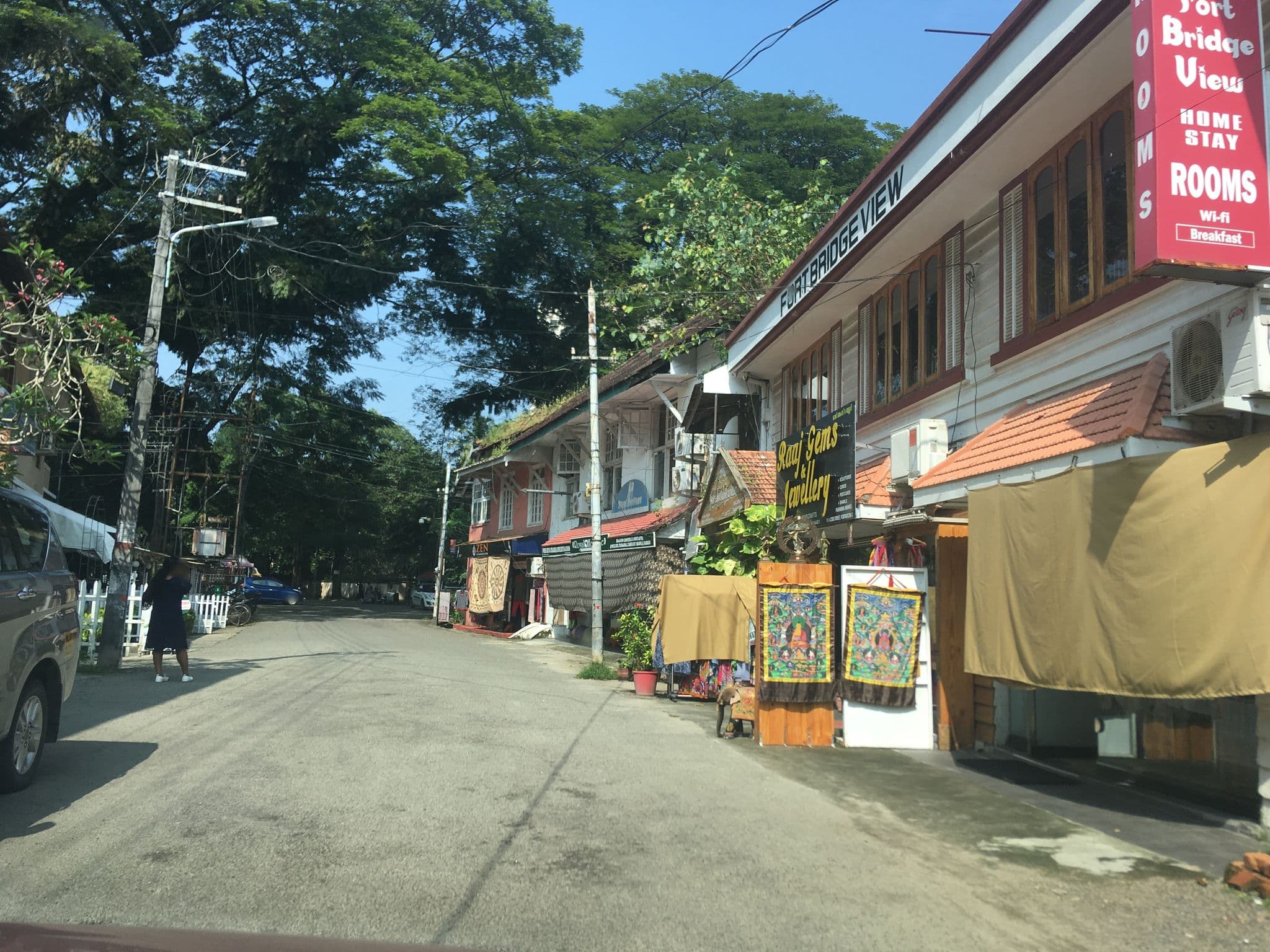 Street view near Crystalica Residency, Vypīn — © livableurbanism (CC BY-SA · Mapillary)