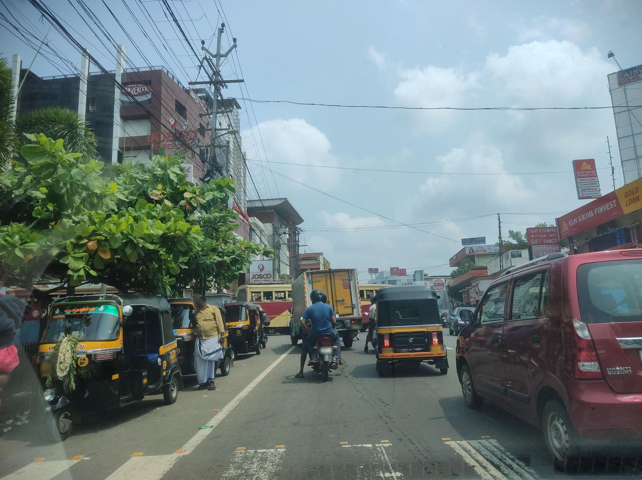 Street view near Mariam Lodge, Tiruvalla — © V15 (CC BY-SA · Mapillary)