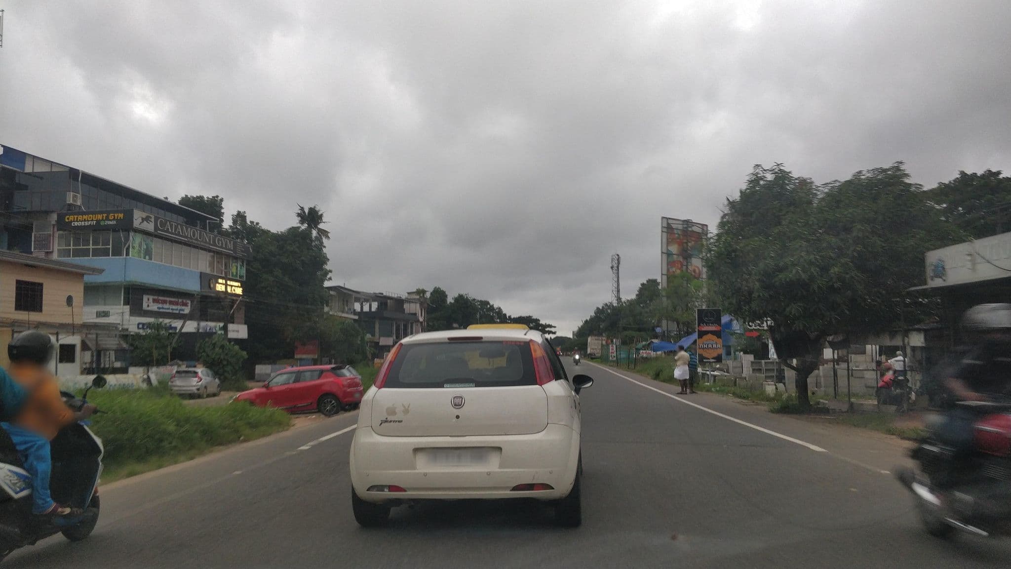 Street view near Noor Kitchnette Residency, Cheranellūr — © V15 (CC BY-SA · Mapillary)