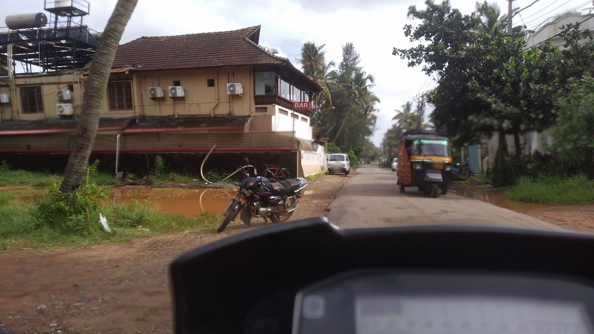 Street view near Sea Shore, Vadakakarai — © jothishbabu (CC BY-SA · Mapillary)