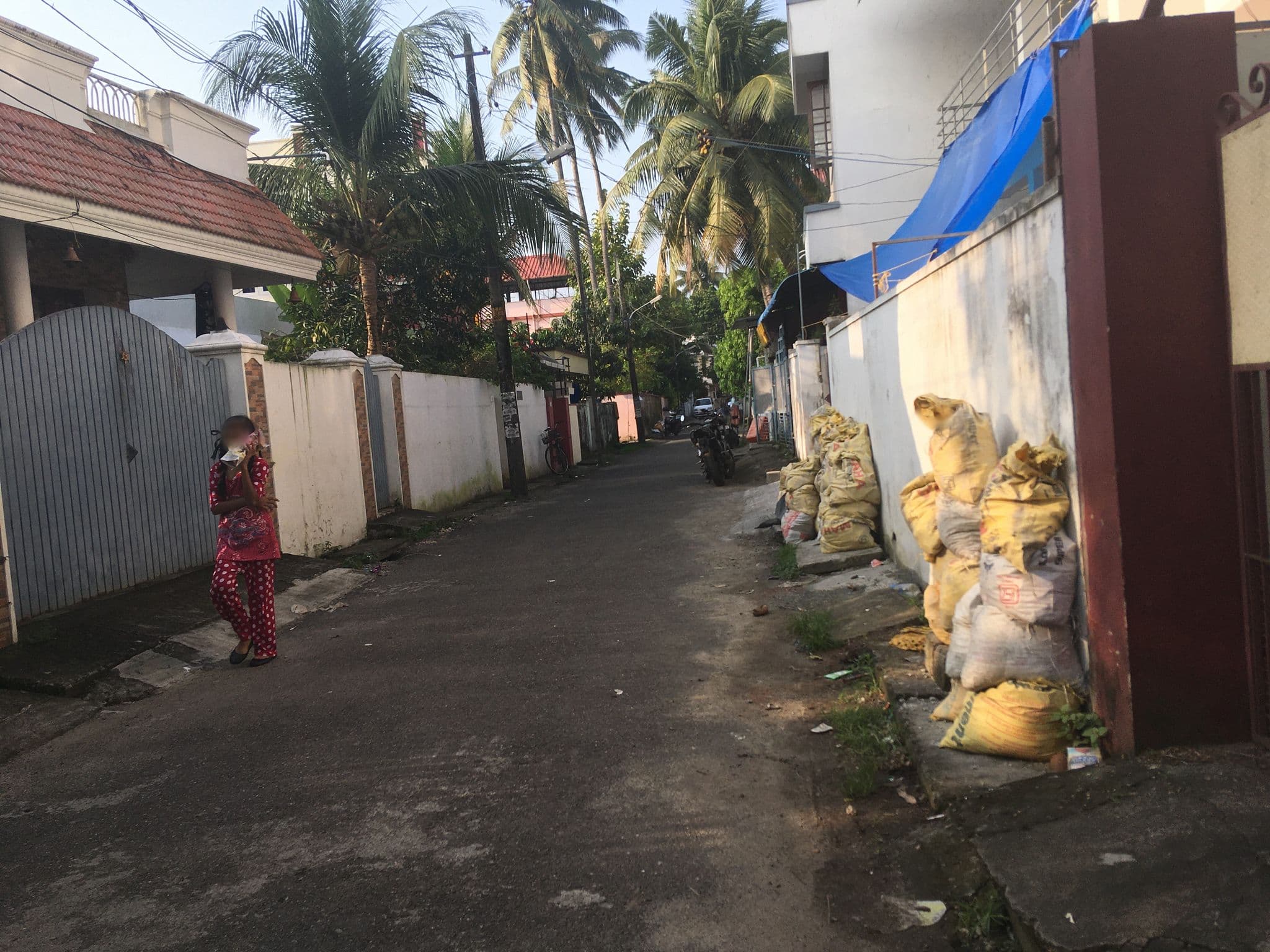 Street view near Heavenly homestey, Vypīn — © livableurbanism (CC BY-SA · Mapillary)