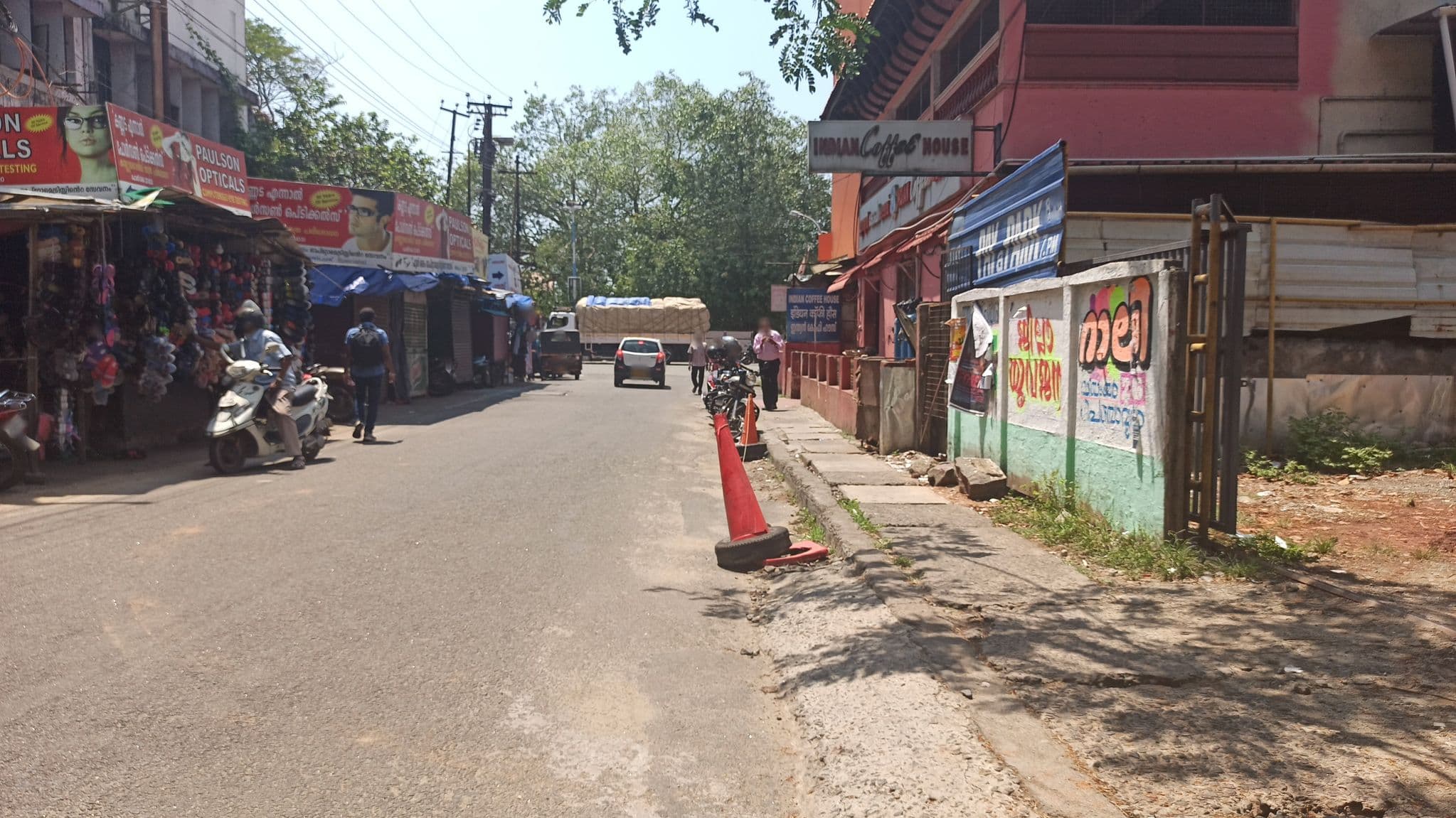 Street view near Hotel Nandanam Residency, Kanayannur — © livableurbanism (CC BY-SA · Mapillary)