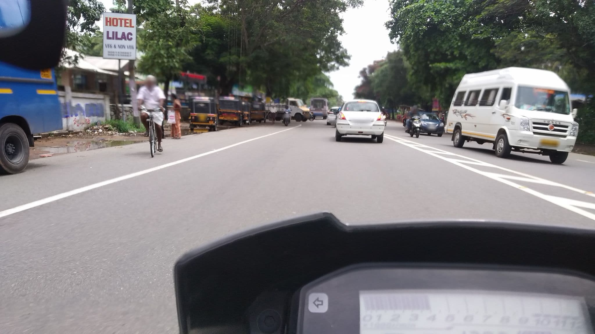 Street view near Hotel Lilac, Vellūr — © jothishbabu (CC BY-SA · Mapillary)