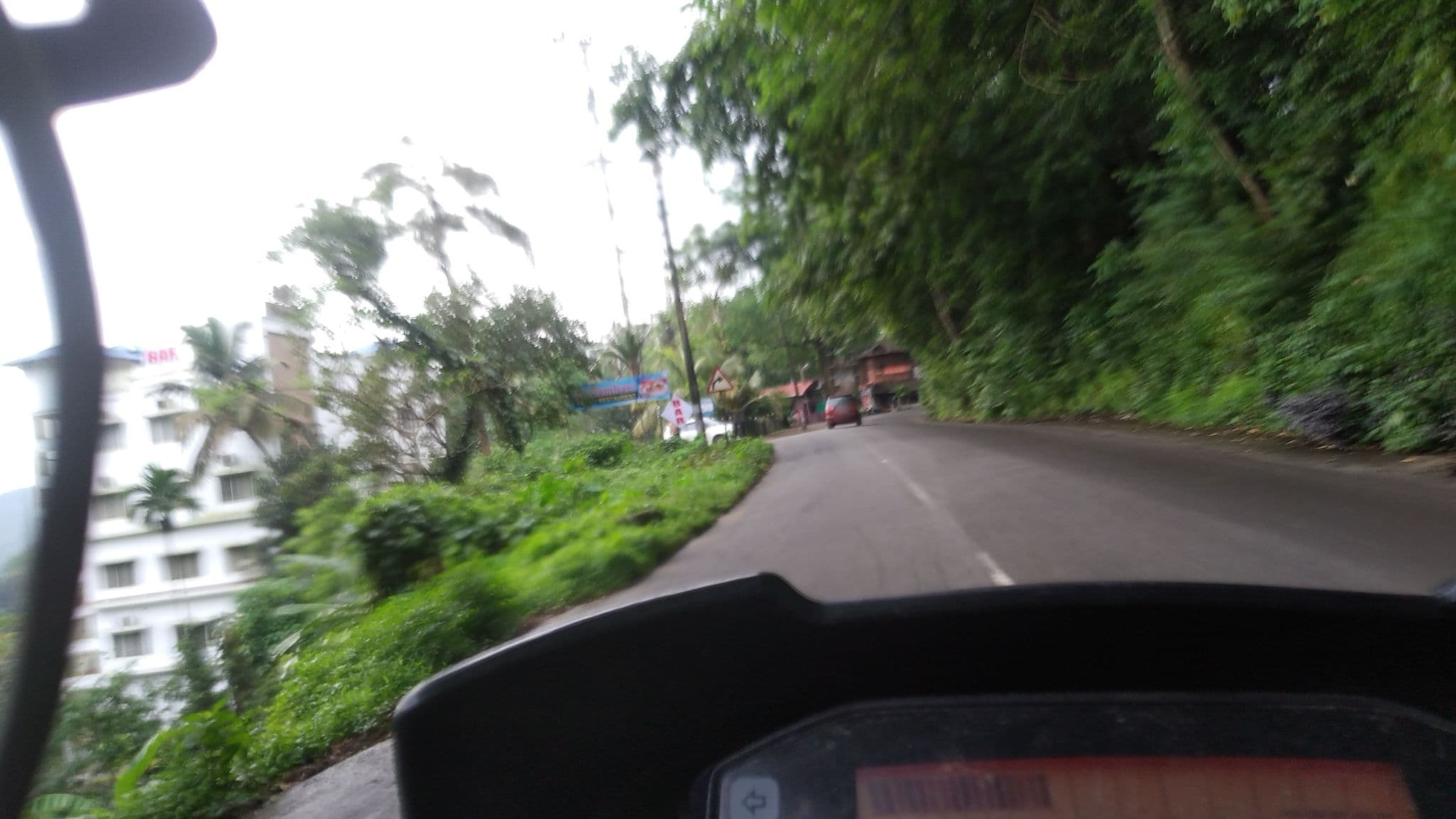 Street view near Hotel Neelambari Suite, Kuttampuzha — © jothishbabu (CC BY-SA · Mapillary)