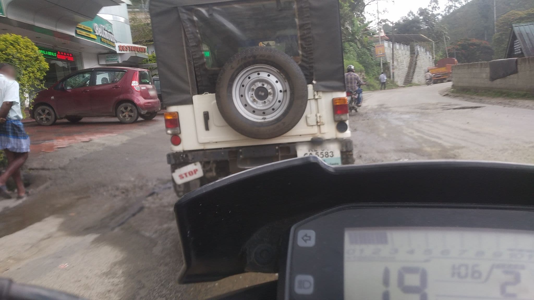 Street view near Munnar Legacy, Munnar — © jothishbabu (CC BY-SA · Mapillary)