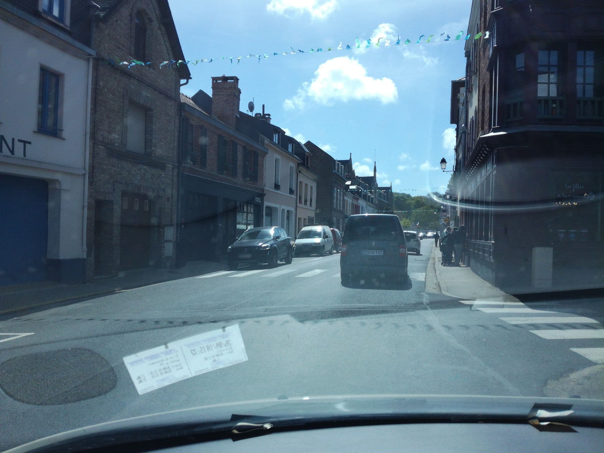 Street view near La Colonne de Bronze, Saint-Valery-sur-Somme — © baptistemm (CC BY-SA · Mapillary)