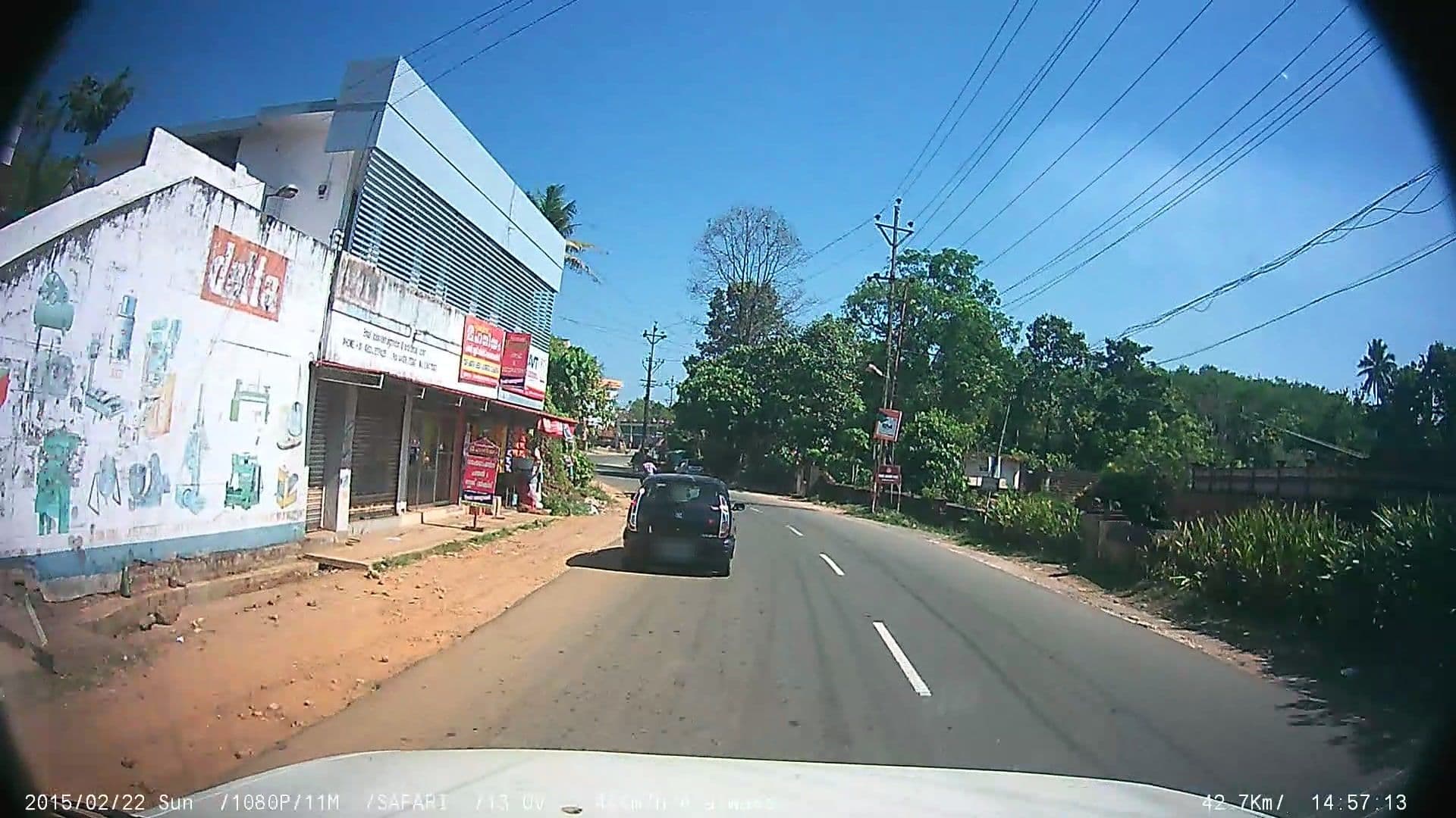 Street view near Hotel Vazhiyoram Mundakayam, Erāttupetta — © johnichan (CC BY-SA · Mapillary)