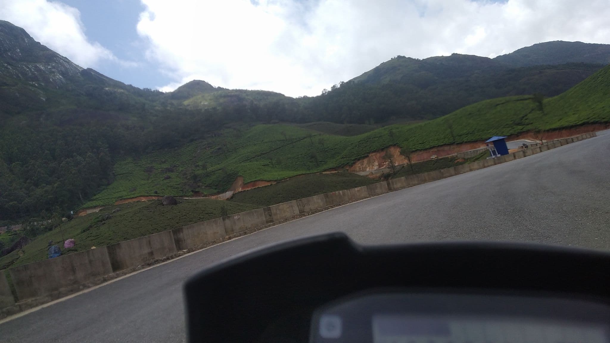 Street view near Great  Escapes resorts, Munnar — © jothishbabu (CC BY-SA · Mapillary)