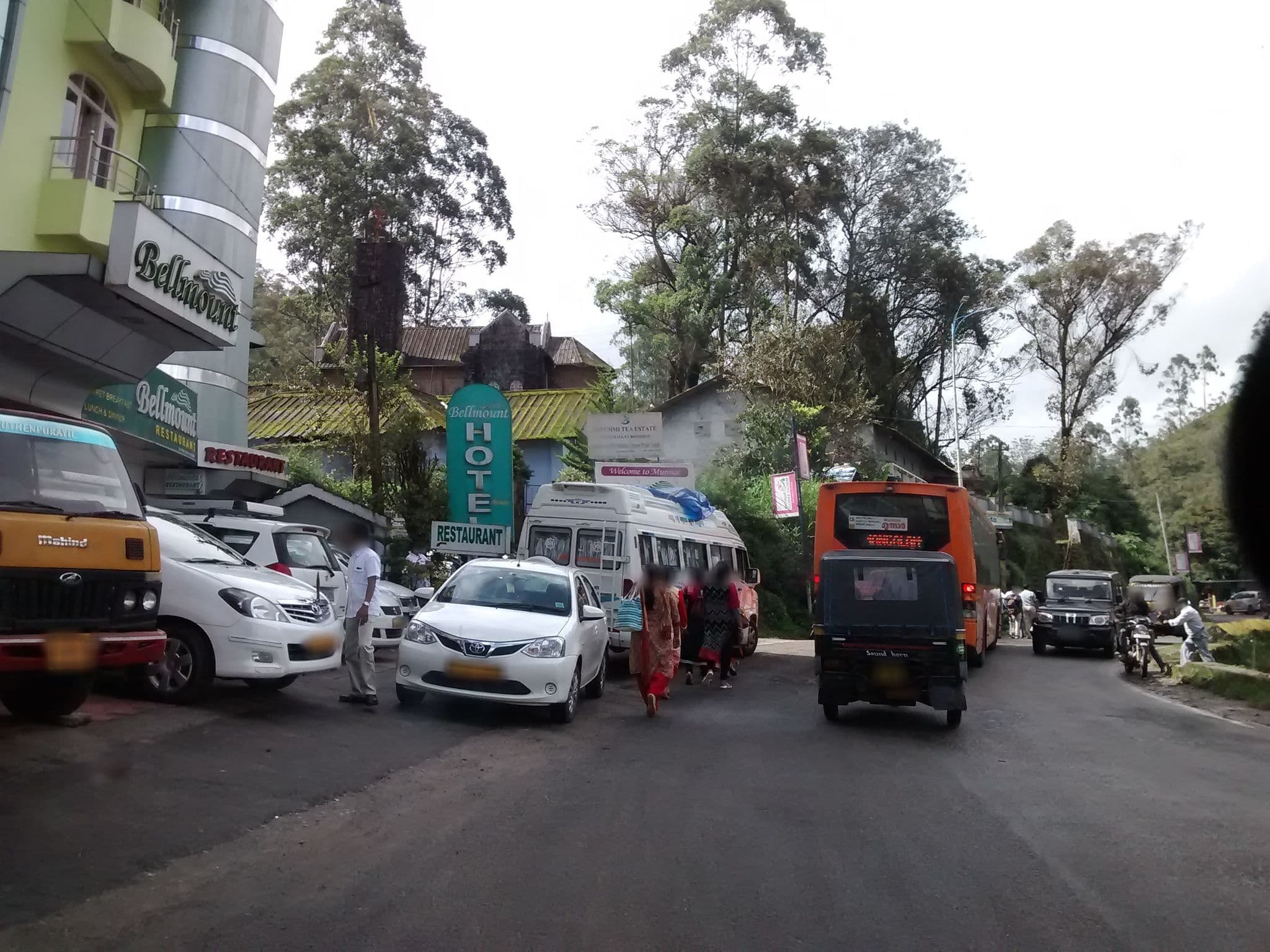 Street view near Bellmount Resorts, Munnar — © chethan (CC BY-SA · Mapillary)