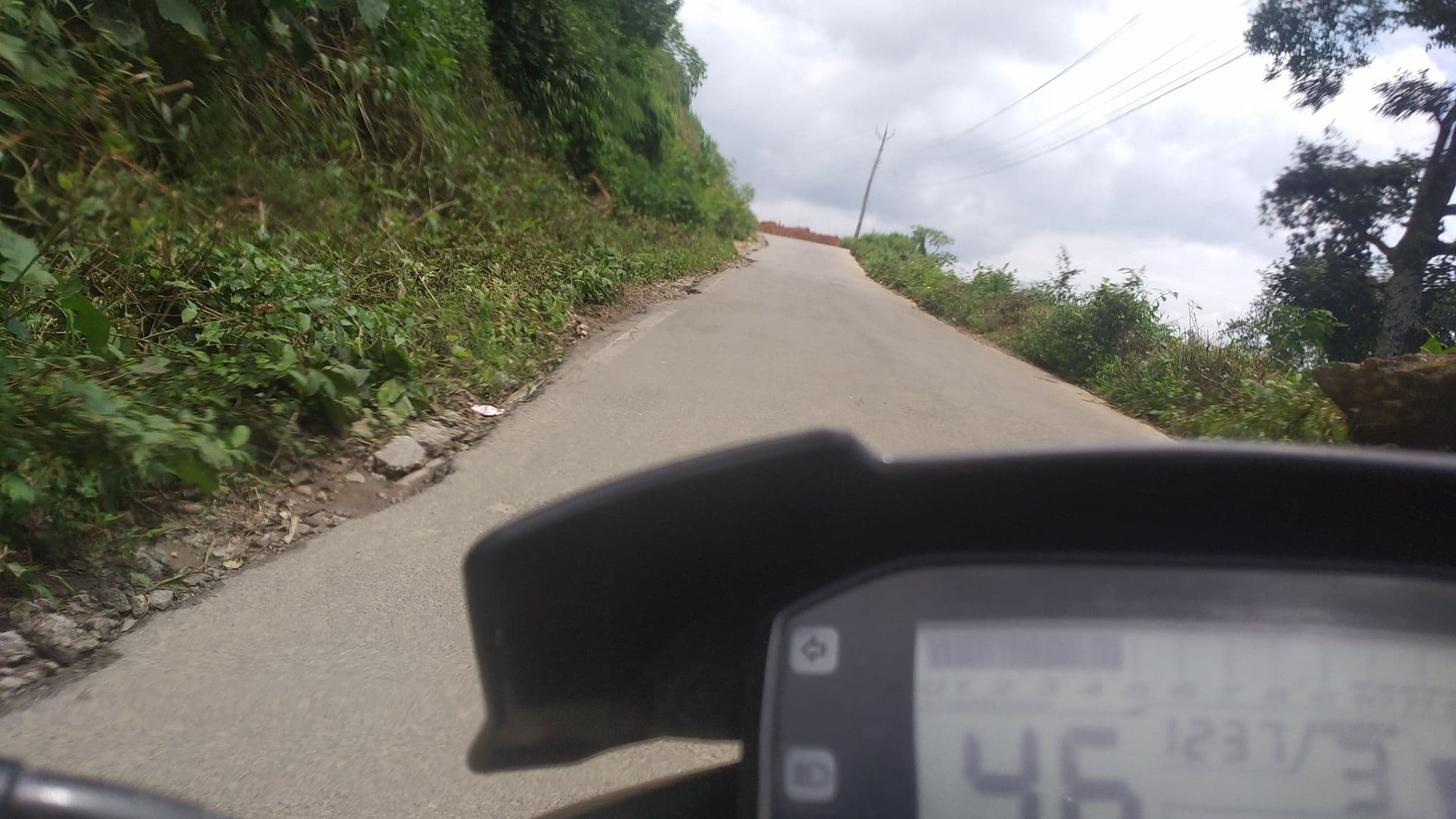 Street view near forest glade, Munnar — © jothishbabu (CC BY-SA · Mapillary)