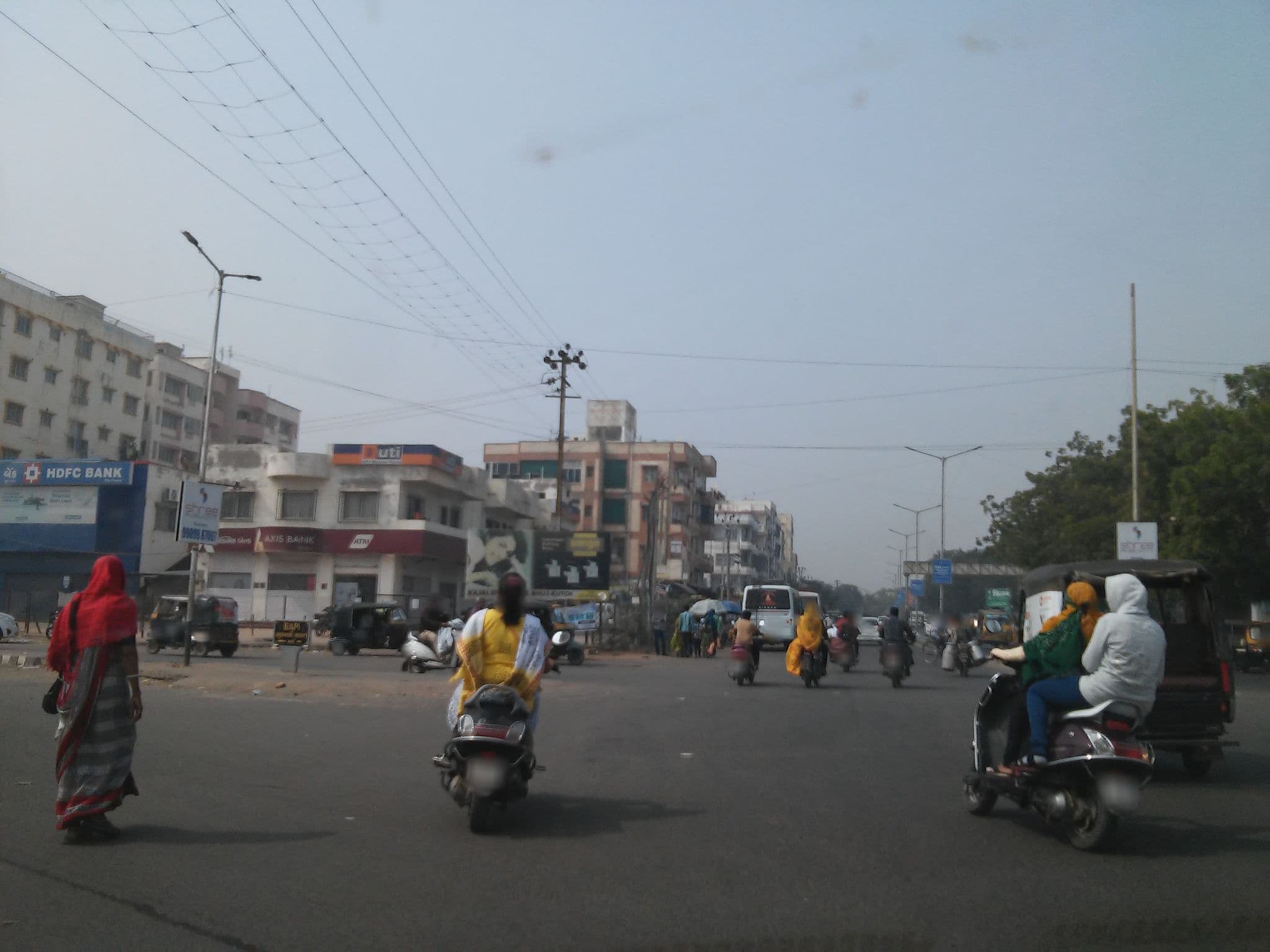 Street view near Hotel oasis, Bhuj — © shravan91 (CC BY-SA · Mapillary)