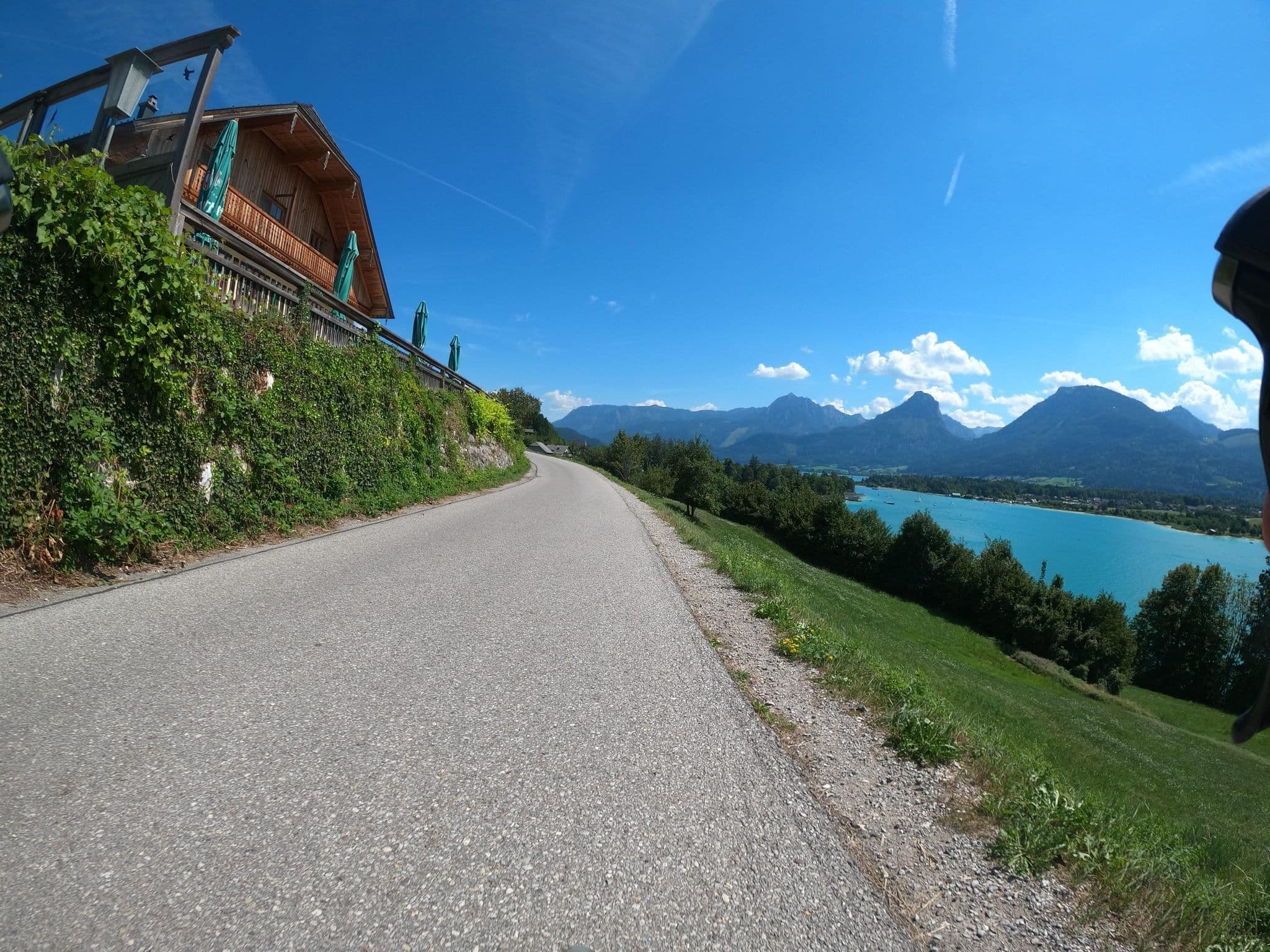 Street view near Jausenstation Dornerhof, Sankt Wolfgang im Salzkammergut — © Langfahrer (CC BY-SA · Mapillary)