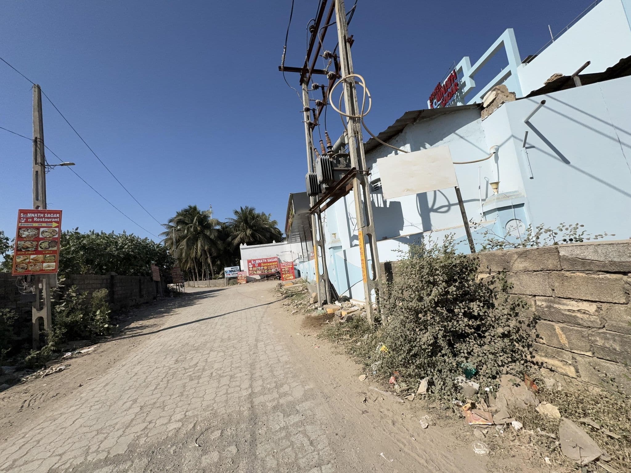 Street view near Somnath Sagar, Bhalpara — © livableurbanism (CC BY-SA · Mapillary)