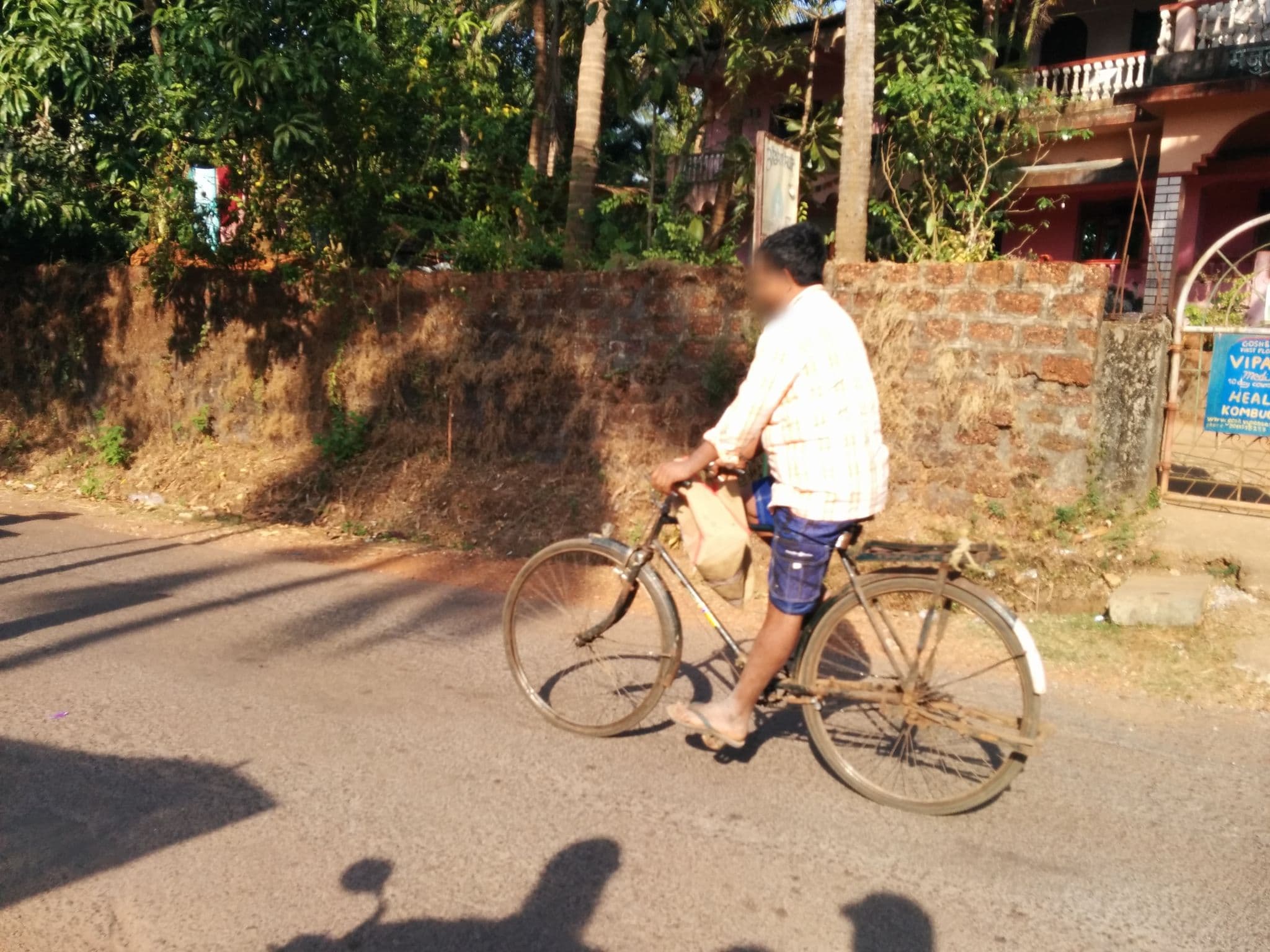 Street view near Wavelet Beach Resort, Canacona — © sashazykov (CC BY-SA · Mapillary)