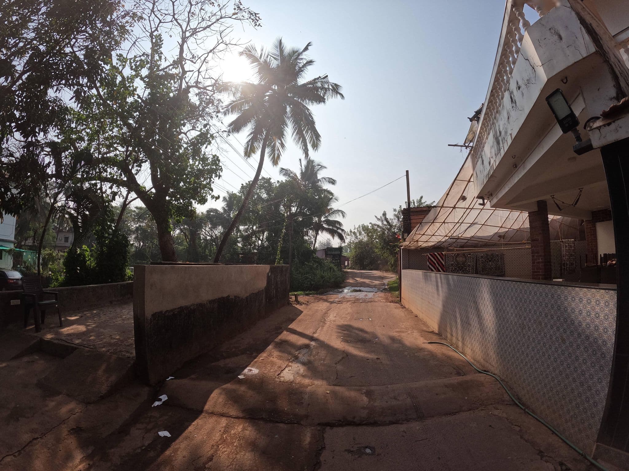 Street view near White Pearl Guesthouse, Morjim — © lucomsky (CC BY-SA · Mapillary)