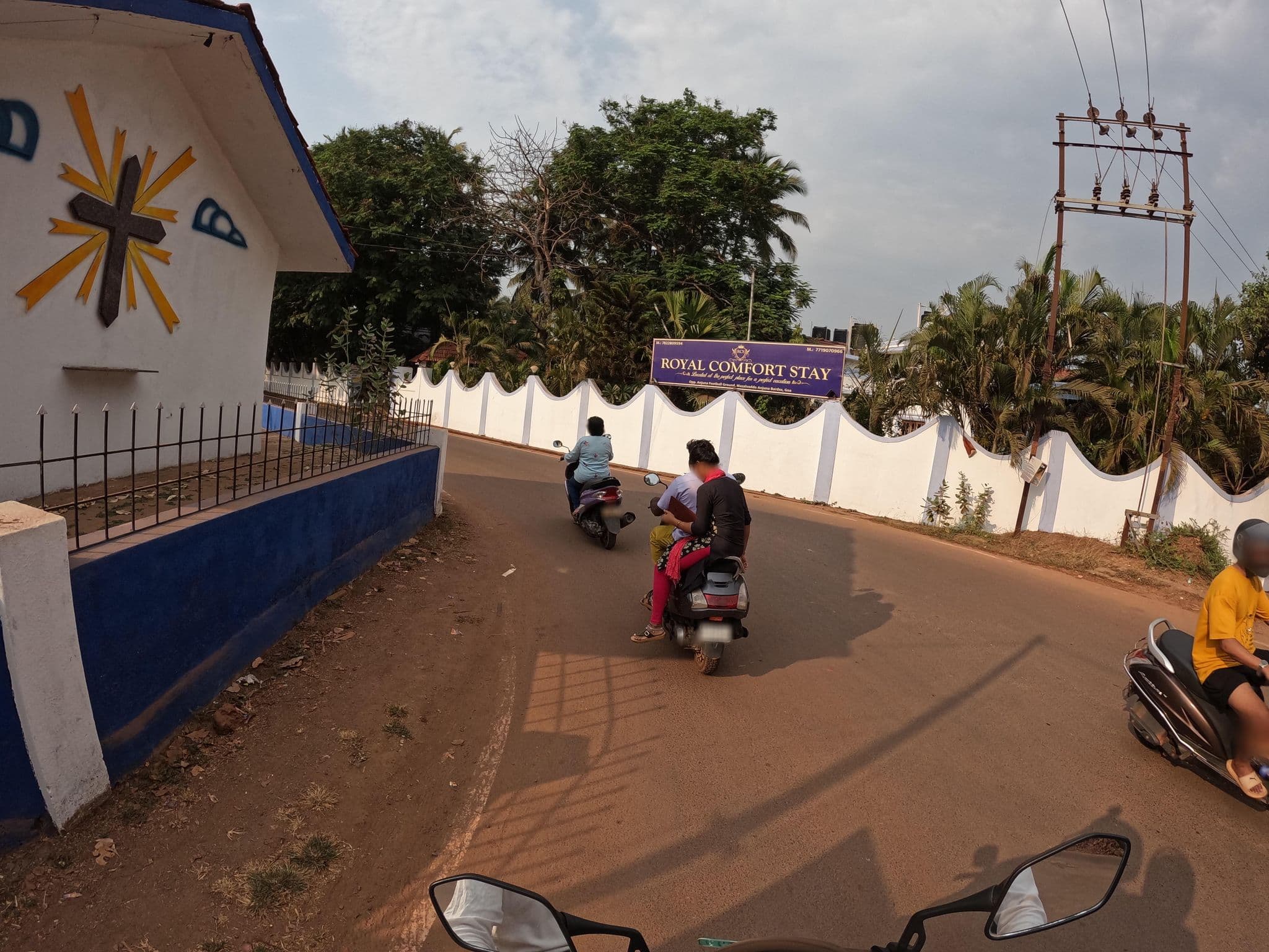 Street view near Pamela Palms, Anjuna — © lucomsky (CC BY-SA · Mapillary)